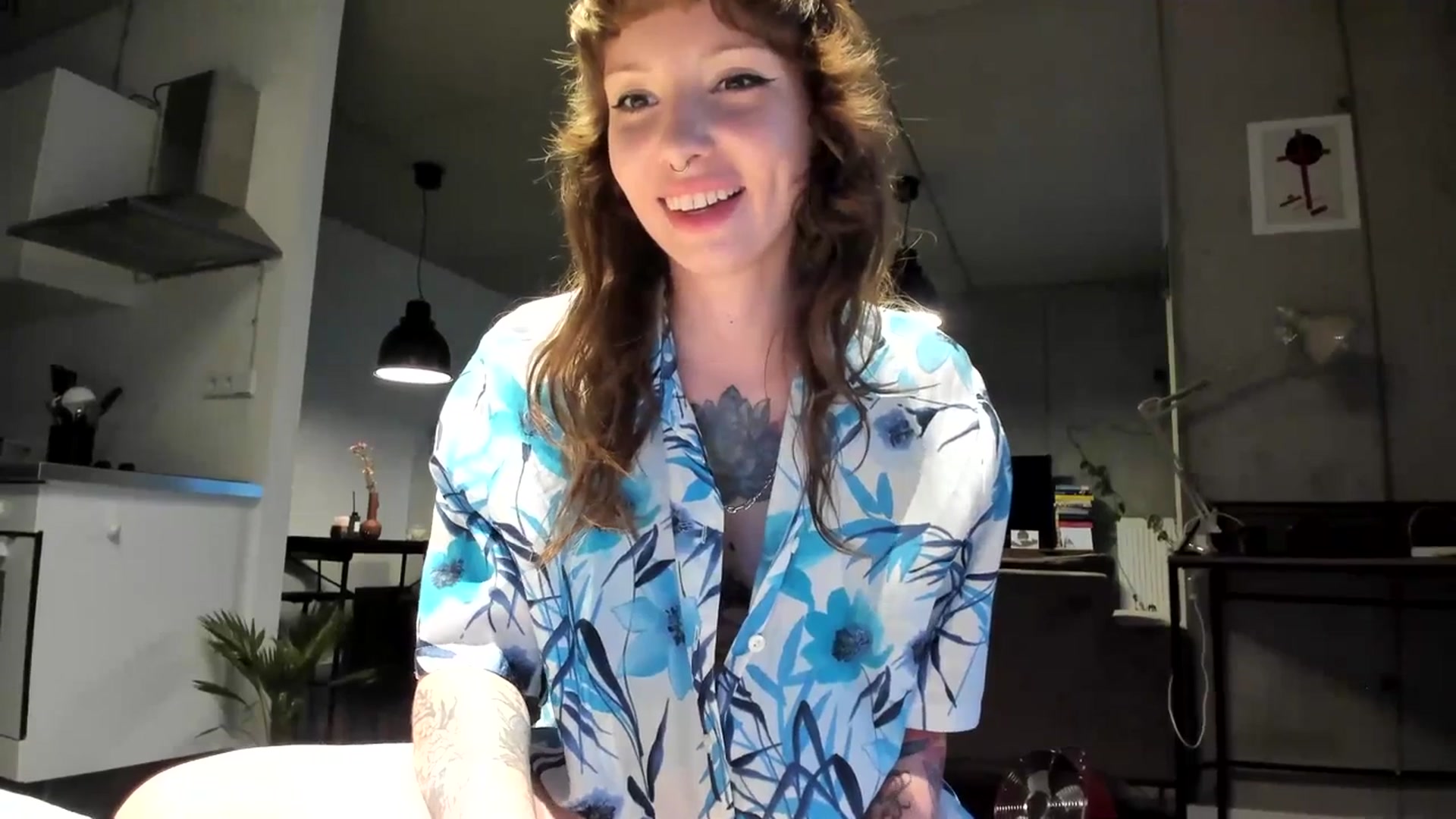 Gallery image thumbnail from SassySuz_'s myfreecams stream on, 07/16/2023, 20:01 image 6 of 20
