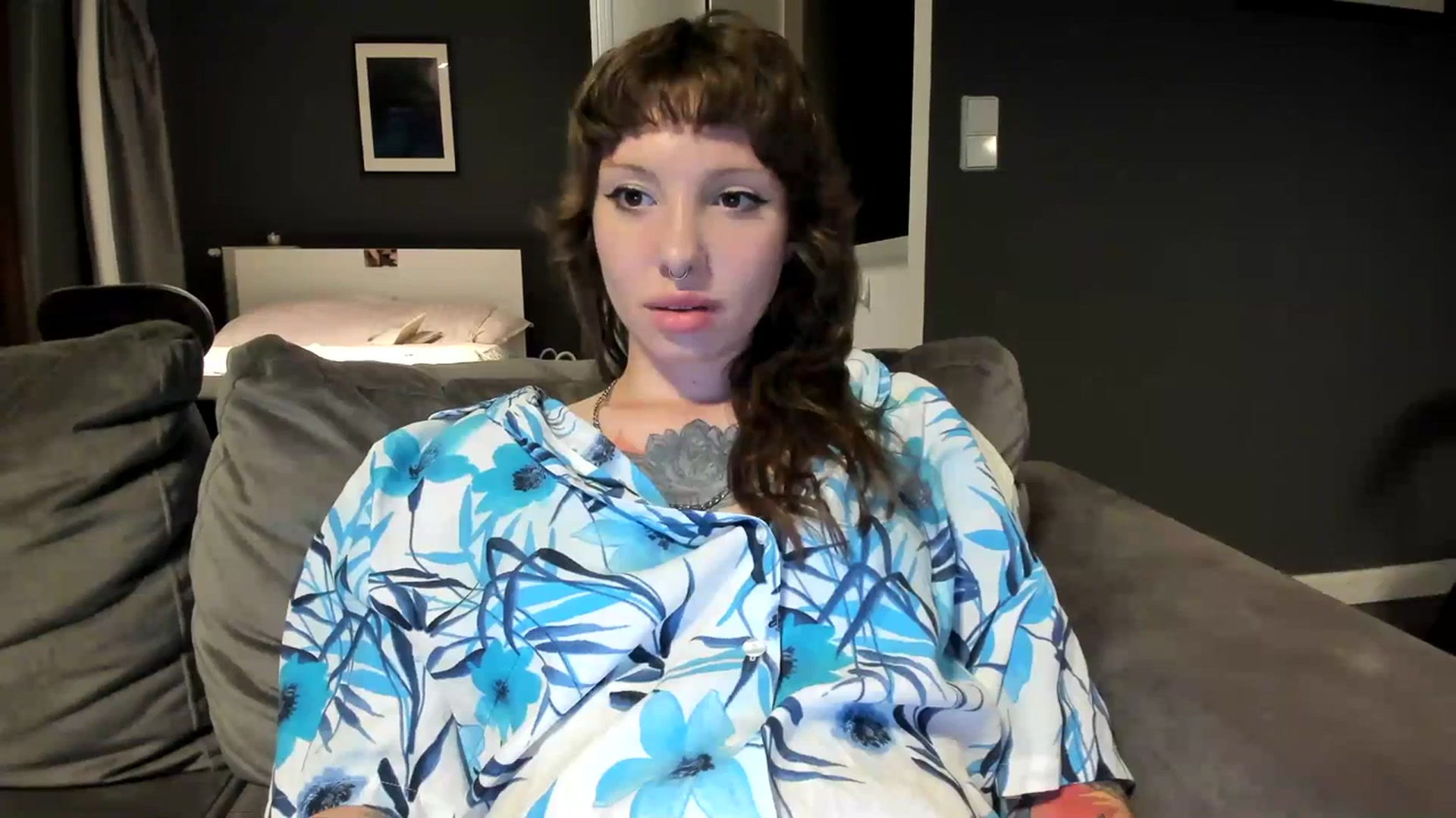 Gallery image thumbnail from SassySuz_'s myfreecams stream on, 07/16/2023, 21:06 image 3 of 20