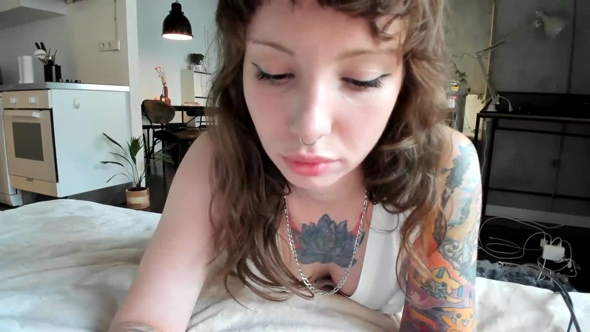 Gallery image thumbnail from SassySuz_'s myfreecams stream on, 07/19/2023, 18:25 image 10 of 20