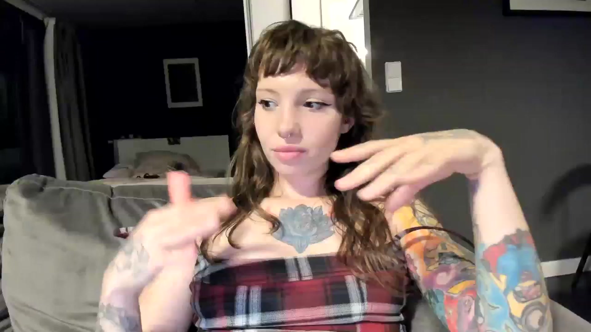 Gallery image thumbnail from SassySuz_'s myfreecams stream on, 07/24/2023, 21:50 image 16 of 20
