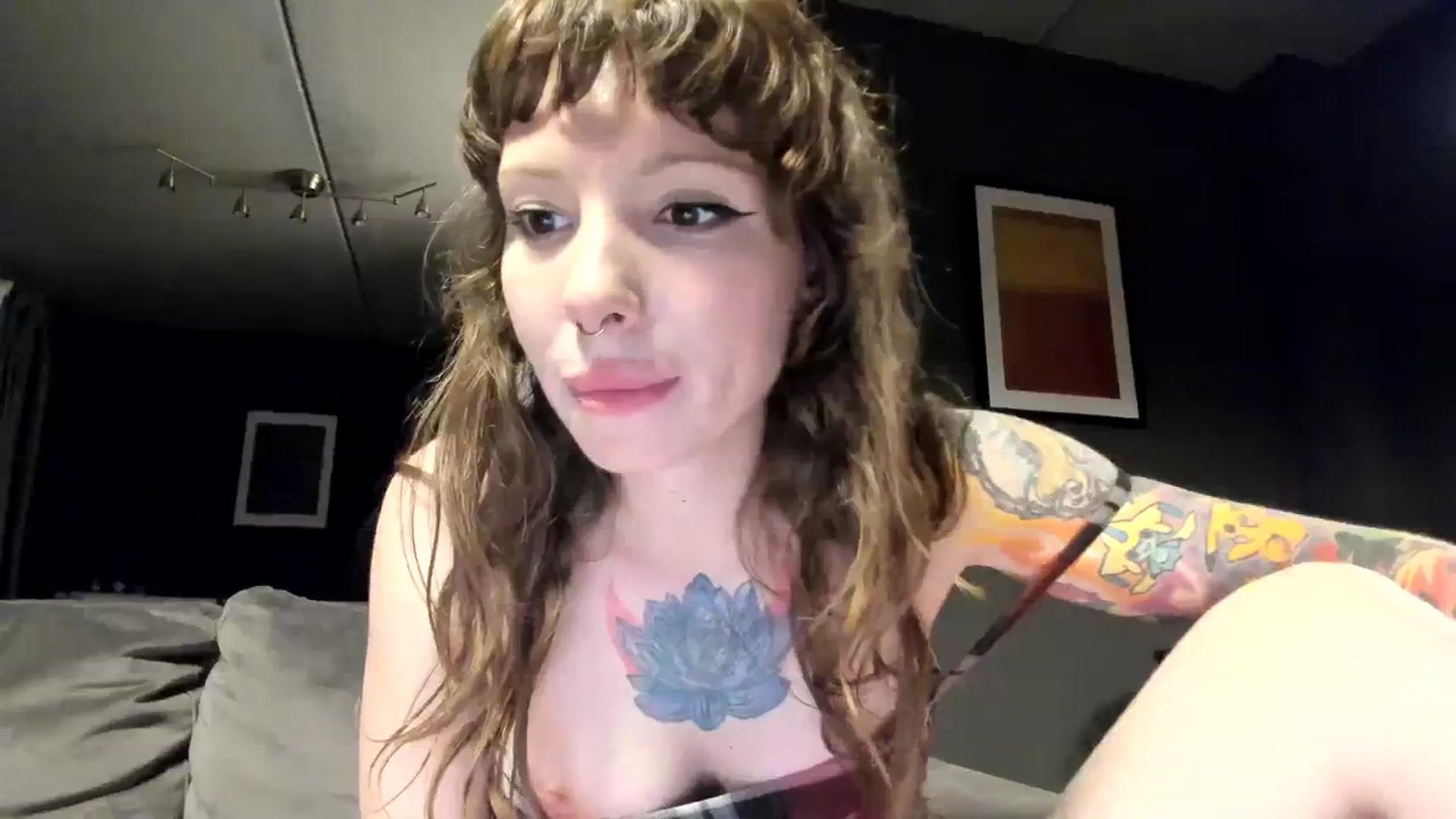 Gallery image thumbnail from SassySuz_'s myfreecams stream on, 07/24/2023, 21:50 image 14 of 20