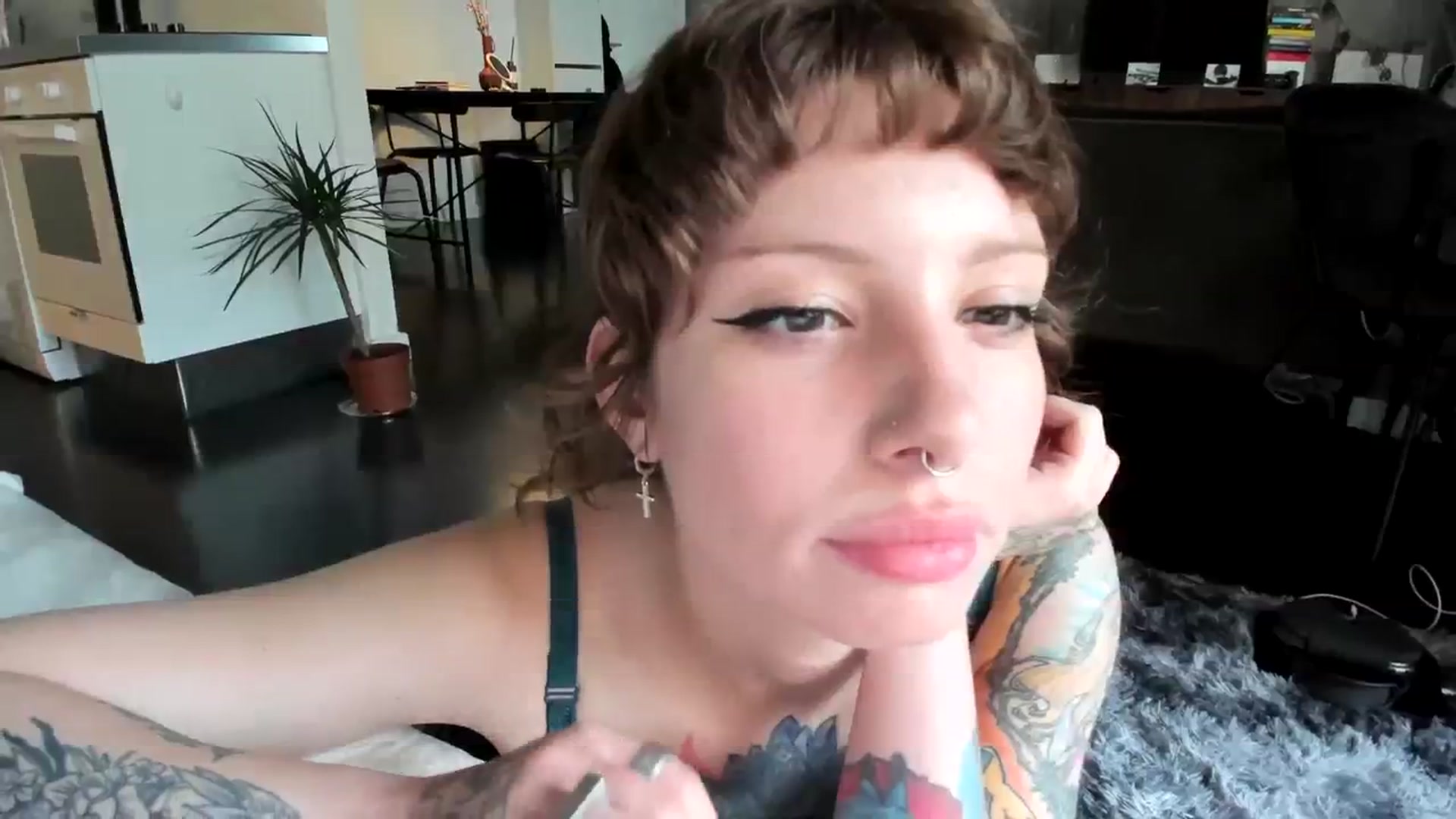 Gallery image thumbnail from SassySuz_'s myfreecams stream on, 07/30/2023, 15:15 image 13 of 20