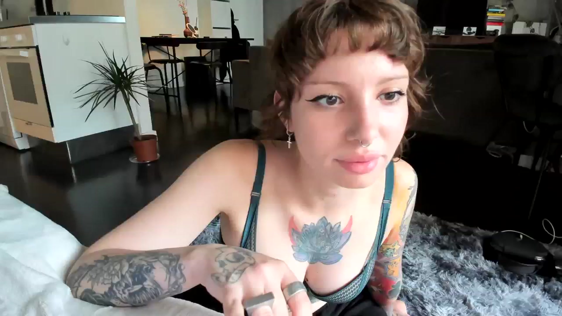Gallery image thumbnail from SassySuz_'s myfreecams stream on, 07/30/2023, 15:15 image 18 of 20