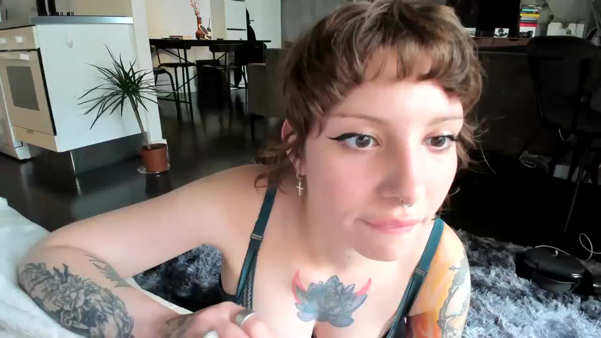 Gallery image thumbnail from SassySuz_'s myfreecams stream on, 07/30/2023, 15:43 image 2 of 20