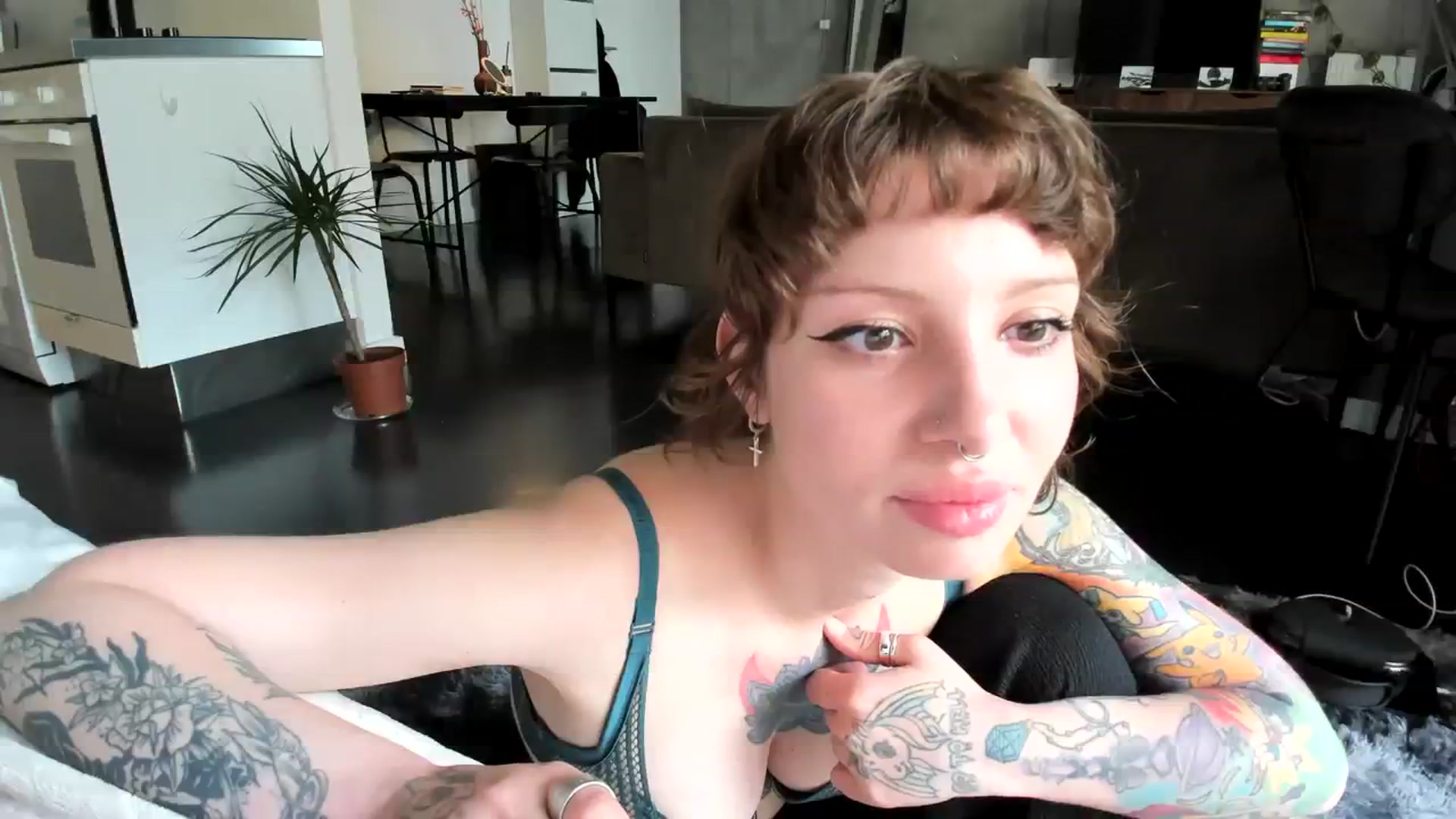 Gallery image thumbnail from SassySuz_'s myfreecams stream on, 07/30/2023, 15:43 image 7 of 20