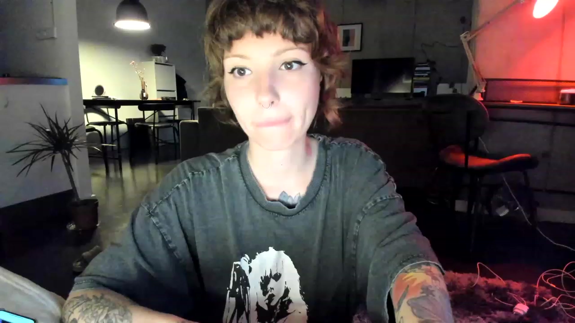 Gallery image thumbnail from SassySuz_'s myfreecams stream on, 08/03/2023, 20:27 image 1 of 20