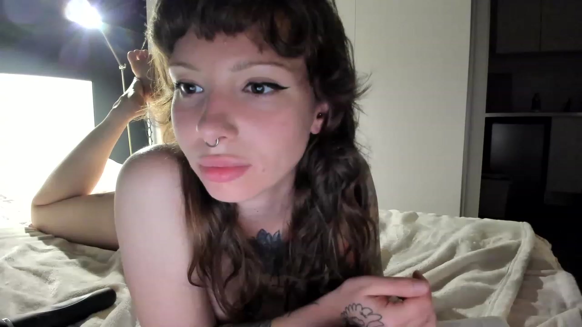 Gallery image thumbnail from SassySuz_'s myfreecams stream on, 08/03/2023, 21:39 image 16 of 20
