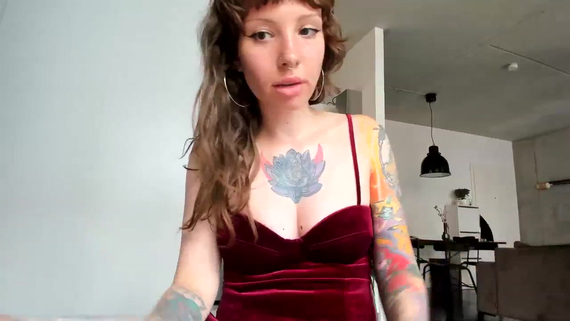 Gallery image thumbnail from SassySuz_'s myfreecams stream on, 08/04/2023, 15:34 image 13 of 20