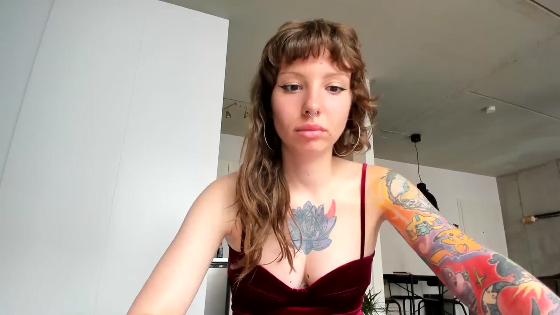 Gallery image thumbnail from SassySuz_'s myfreecams stream on, 08/04/2023, 15:34 image 10 of 20