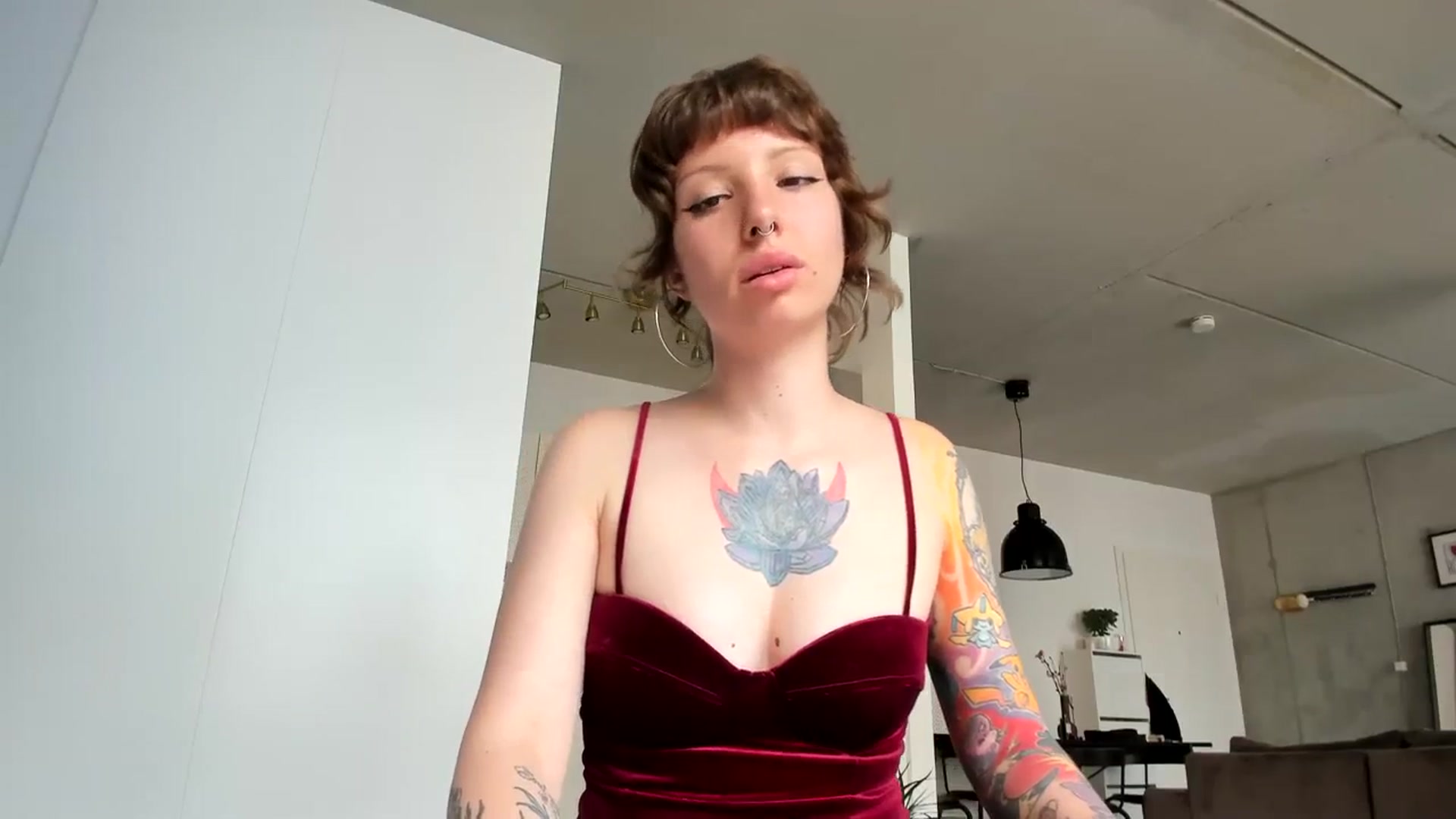 Gallery image thumbnail from SassySuz_'s myfreecams stream on, 08/04/2023, 15:34 image 2 of 20