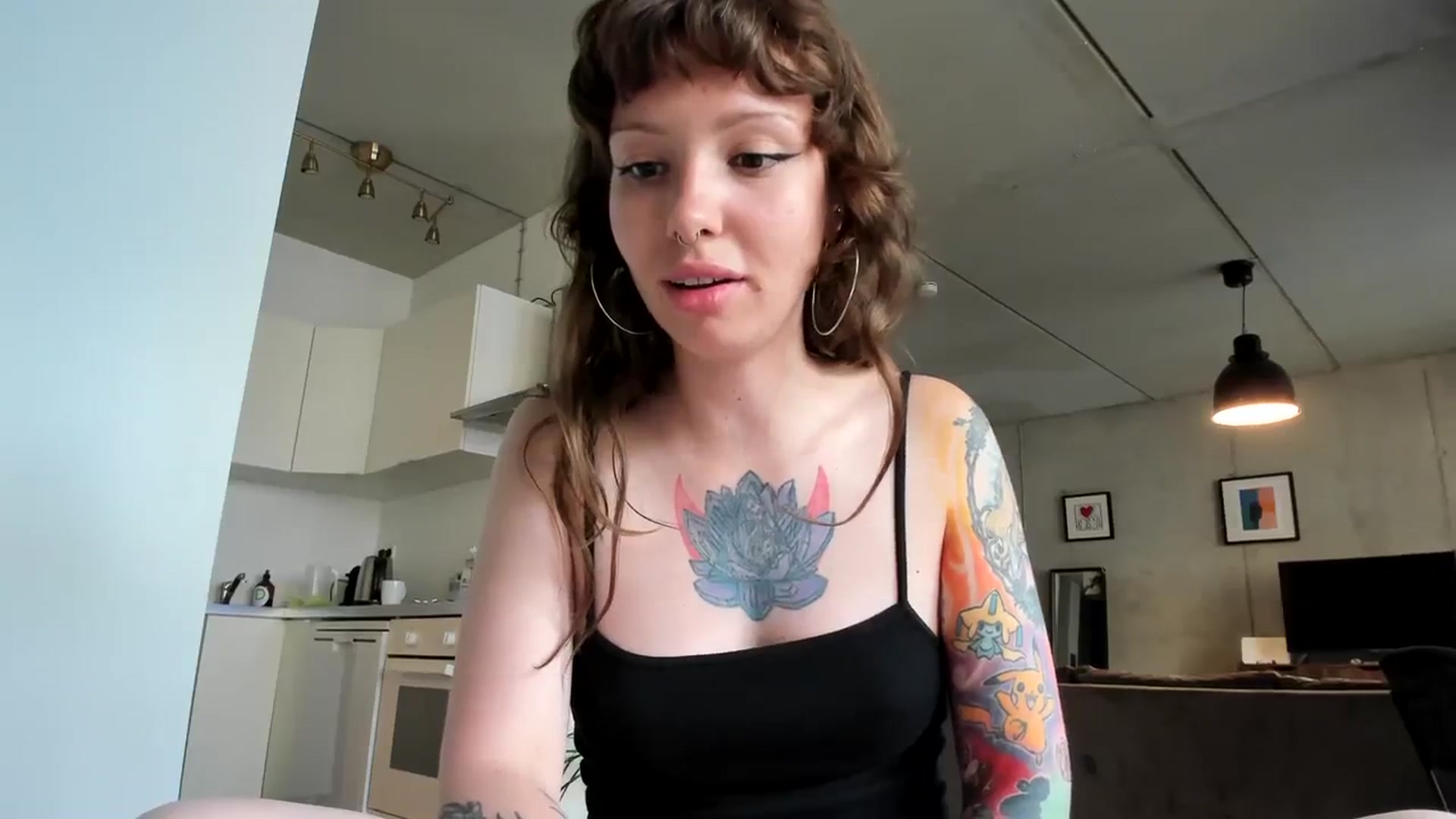 Gallery image thumbnail from SassySuz_'s myfreecams stream on, 08/04/2023, 17:57 image 2 of 20