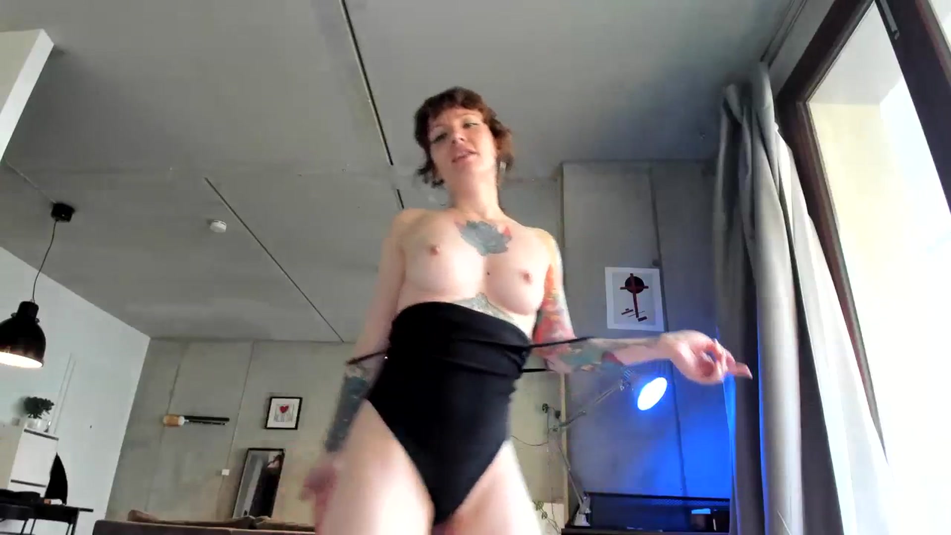 Gallery image thumbnail from SassySuz_'s myfreecams stream on, 08/04/2023, 17:57 image 8 of 20