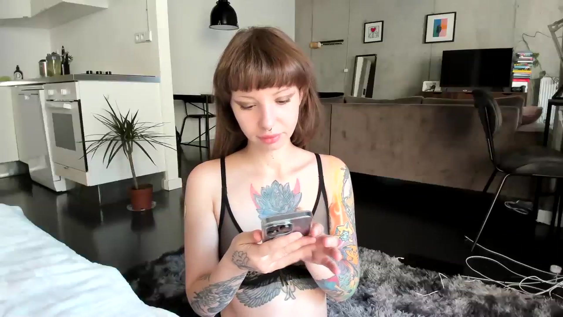 Gallery image thumbnail from SassySuz_'s myfreecams stream on, 08/14/2023, 11:08 image 3 of 20