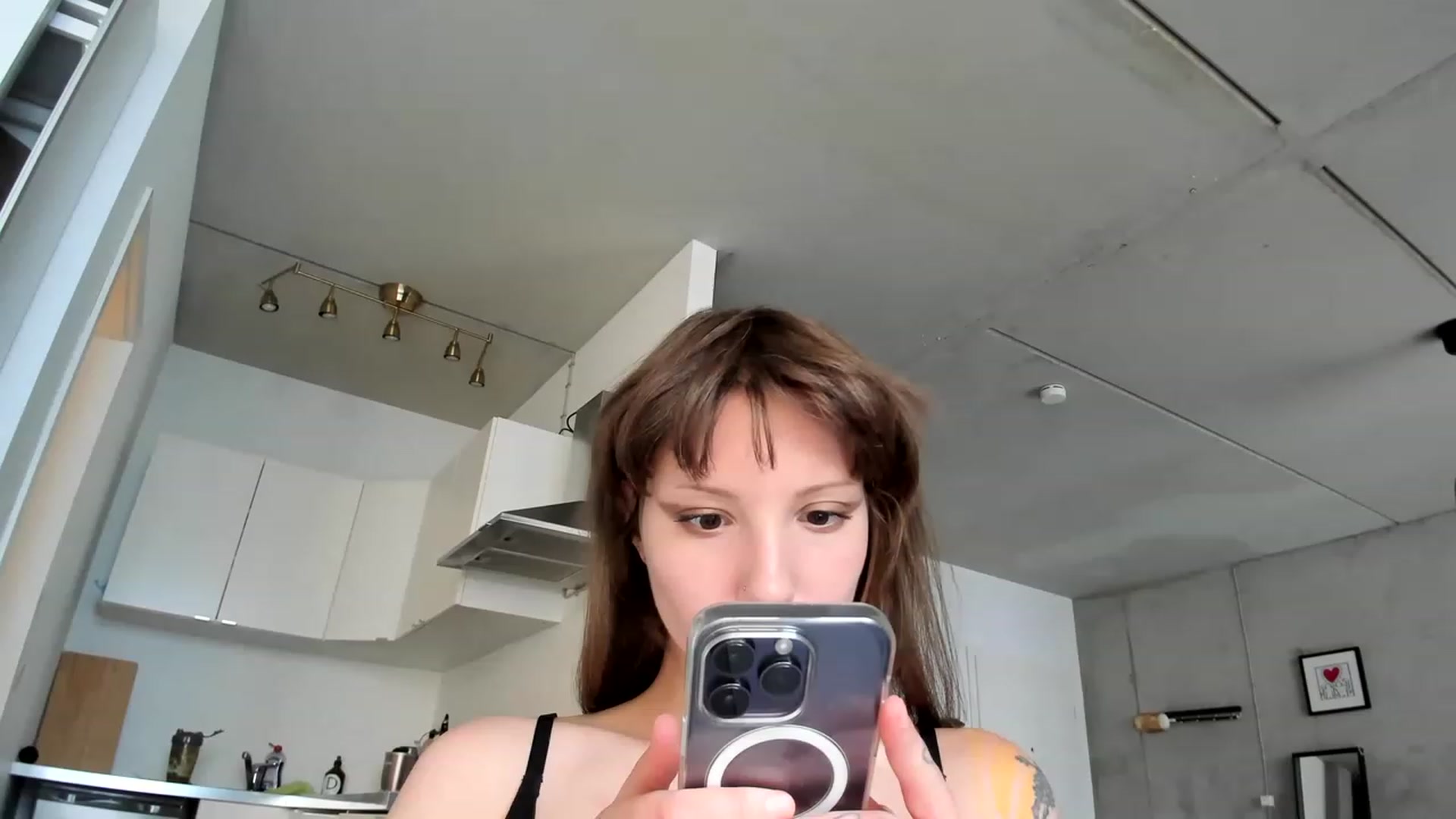 Gallery image thumbnail from SassySuz_'s myfreecams stream on, 08/14/2023, 14:11 image 9 of 20