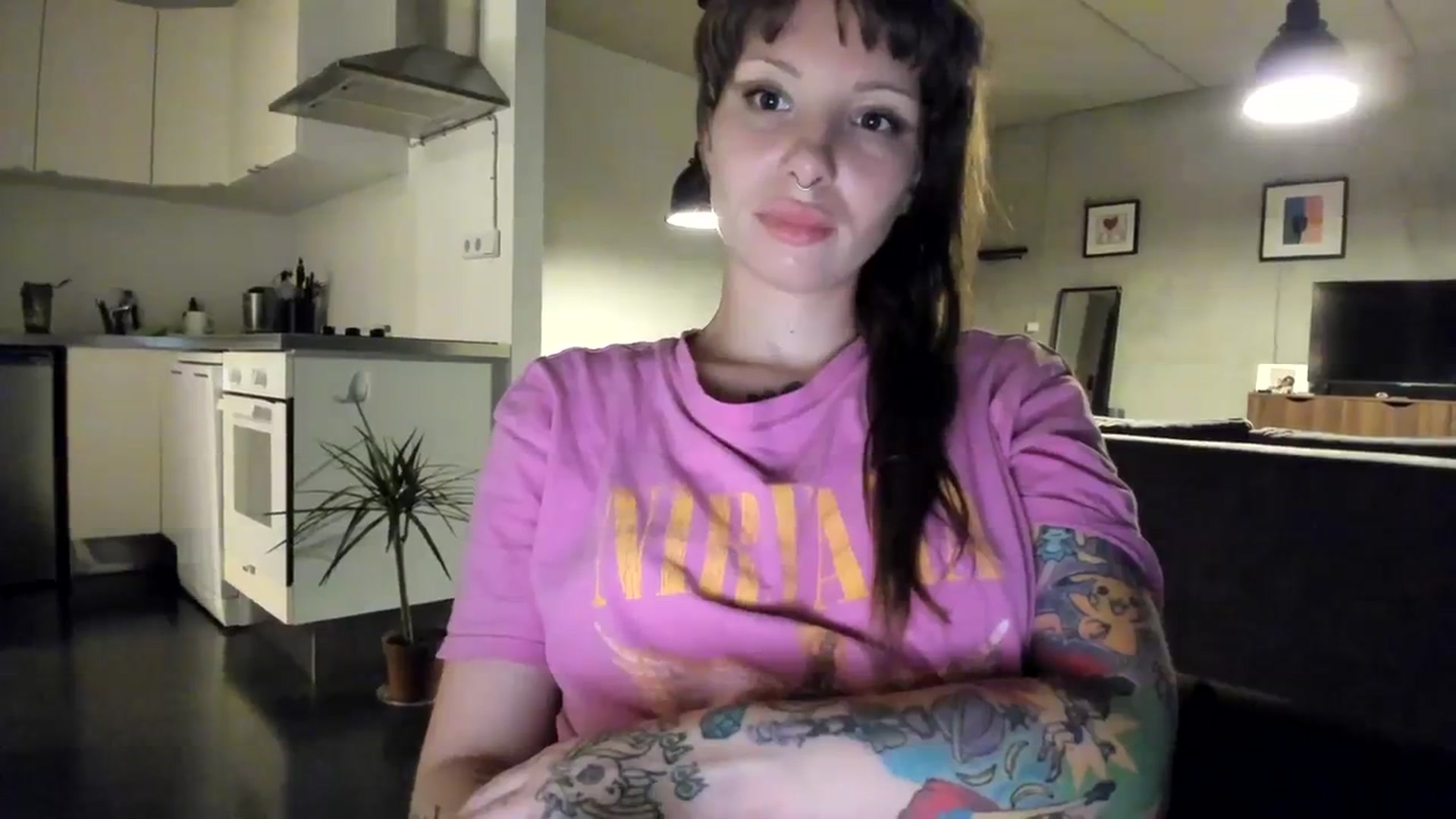 Gallery image thumbnail from SassySuz_'s myfreecams stream on, 08/14/2023, 19:22 image 19 of 20
