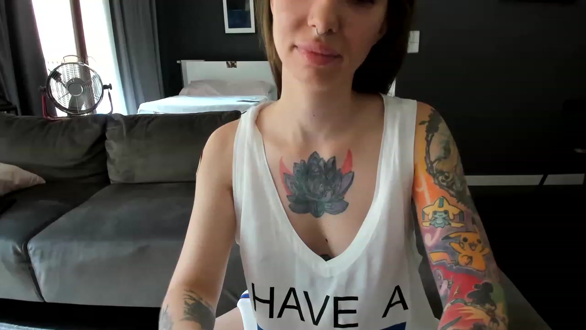 Gallery image thumbnail from SassySuz_'s myfreecams stream on, 08/19/2023, 11:35 image 2 of 20