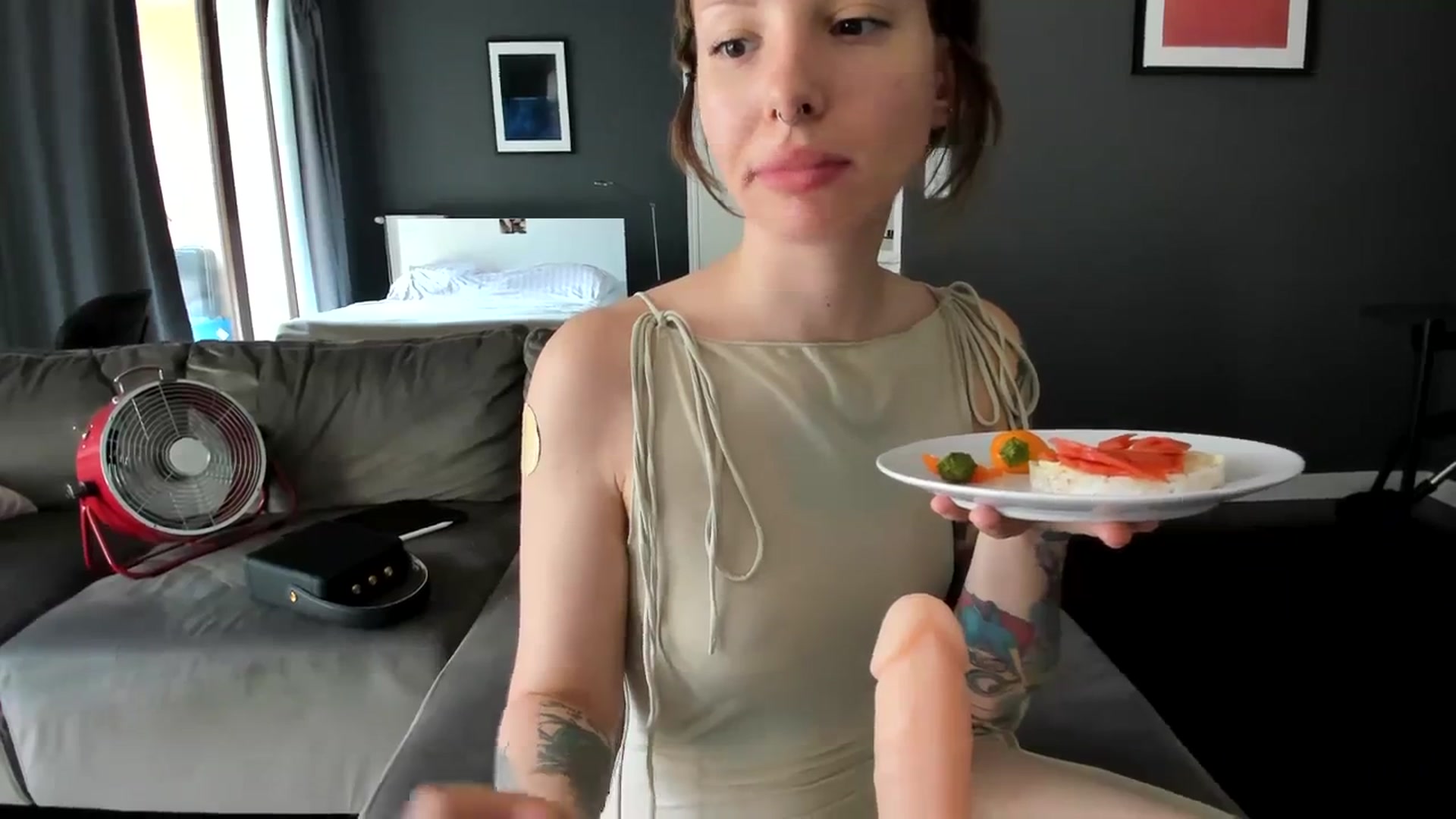 Gallery image thumbnail from SassySuz_'s myfreecams stream on, 08/20/2023, 13:22 image 18 of 20
