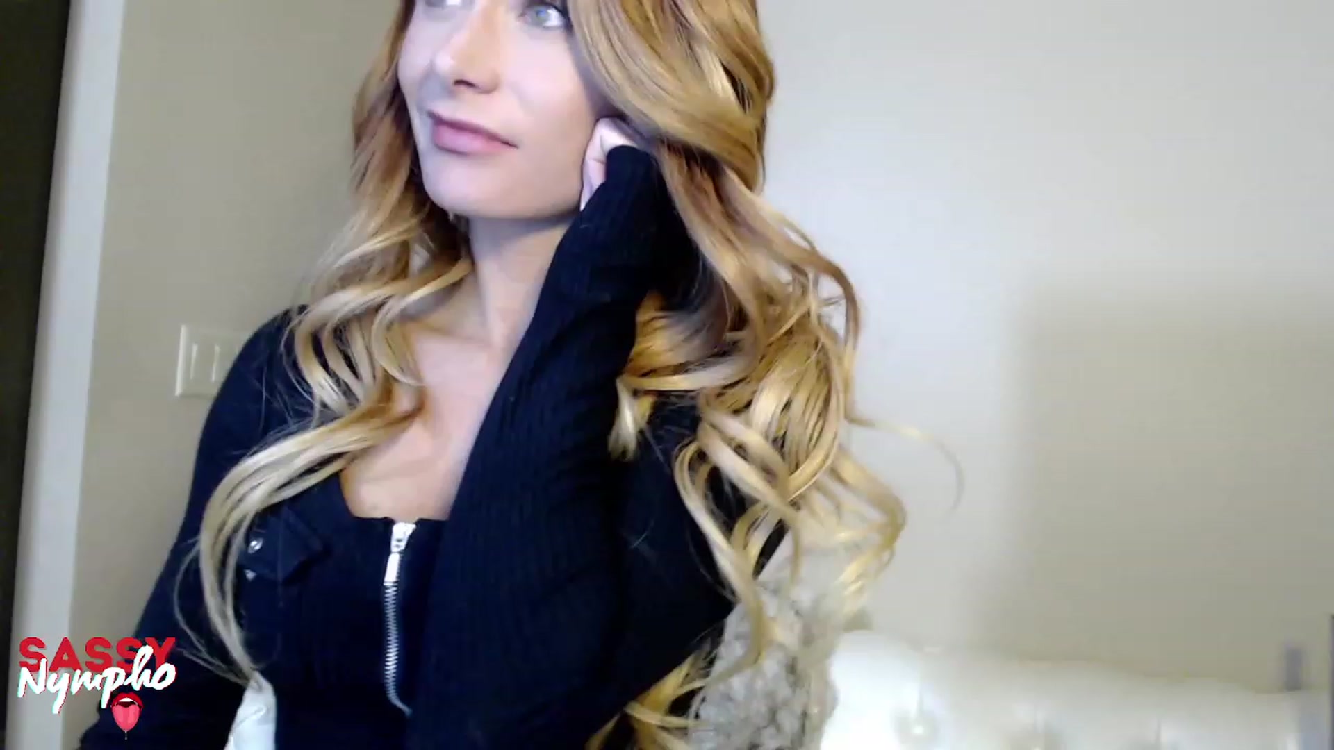 Gallery image thumbnail from Sassy_Nympho's myfreecams stream on, 12/22/2022, 07:19 image 2 of 20