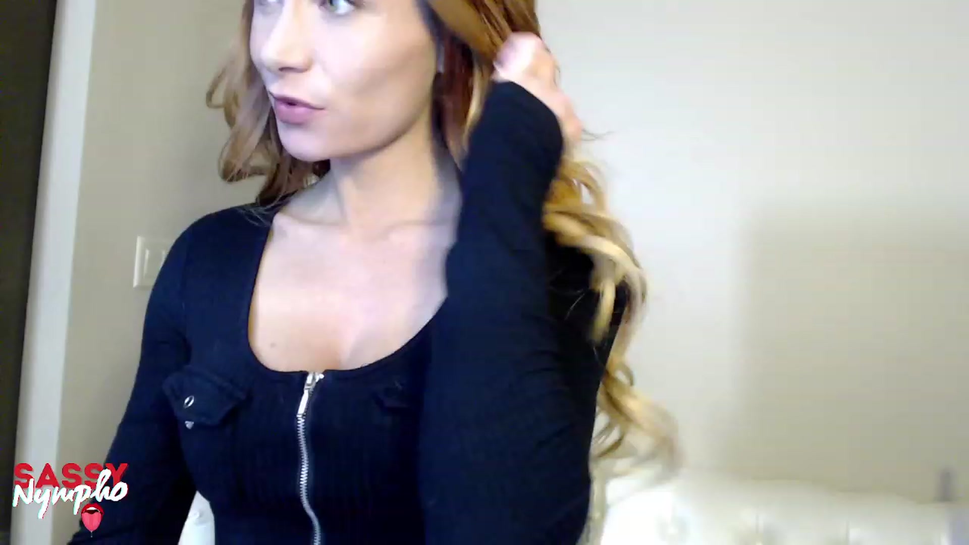 Gallery image thumbnail from Sassy_Nympho's myfreecams stream on, 12/22/2022, 07:19 image 17 of 20