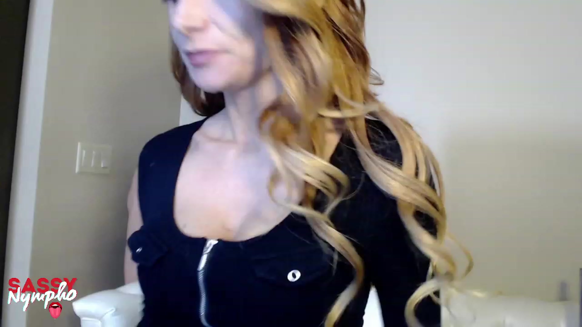 Gallery image thumbnail from Sassy_Nympho's myfreecams stream on, 12/22/2022, 07:19 image 1 of 20