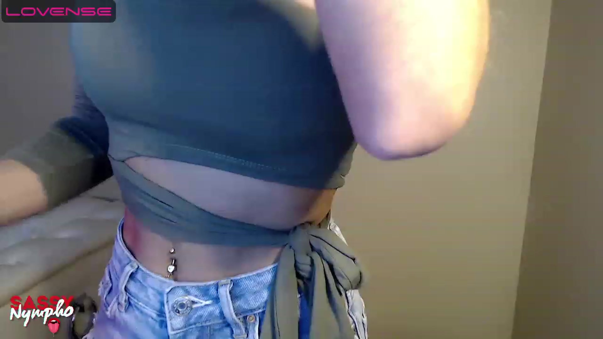 Gallery image thumbnail from Sassy_Nympho's myfreecams stream on, 04/13/2023, 24:59 image 14 of 20