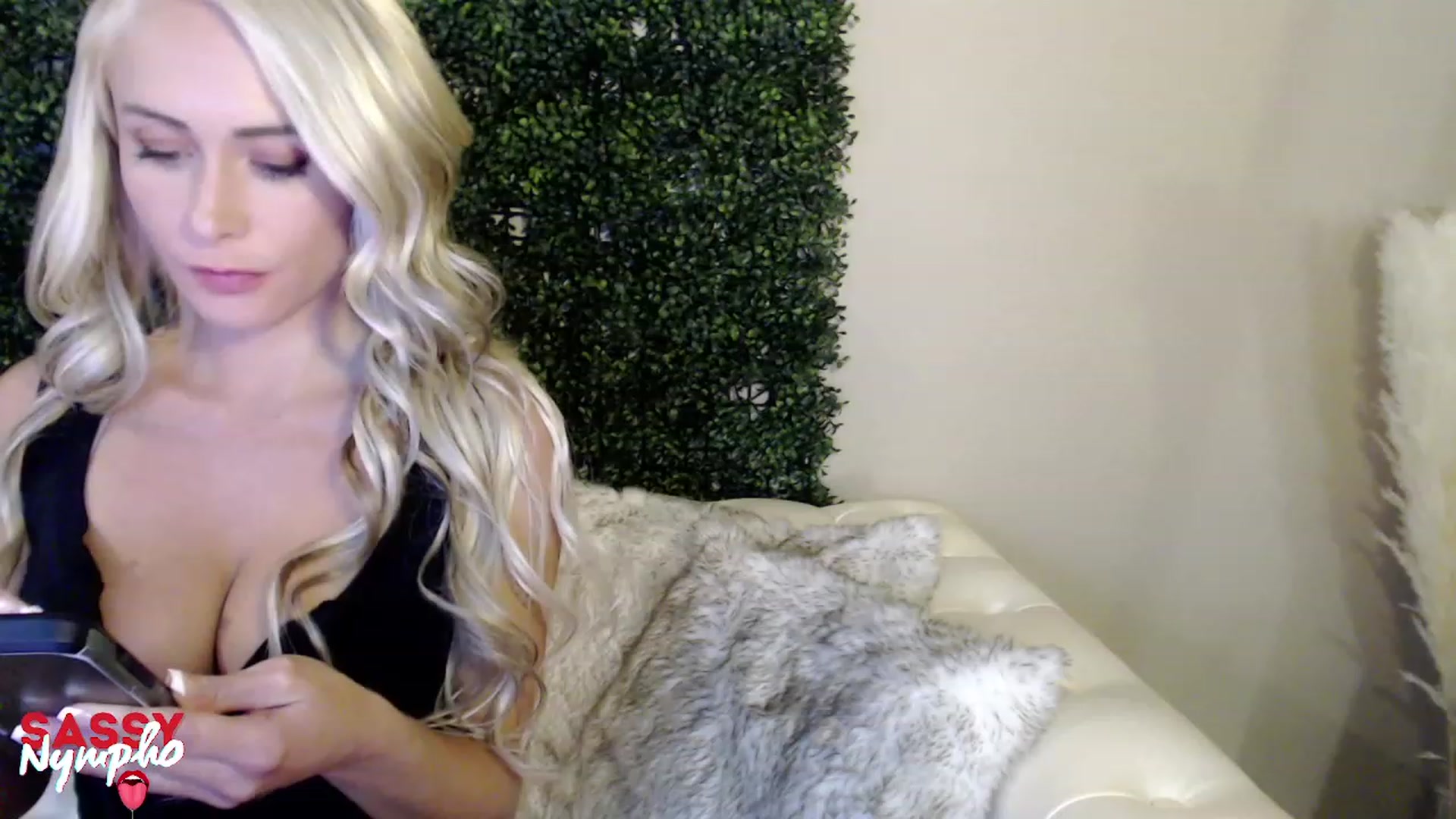 Gallery image thumbnail from Sassy_Nympho's myfreecams stream on, 09/06/2023, 07:16 image 15 of 20