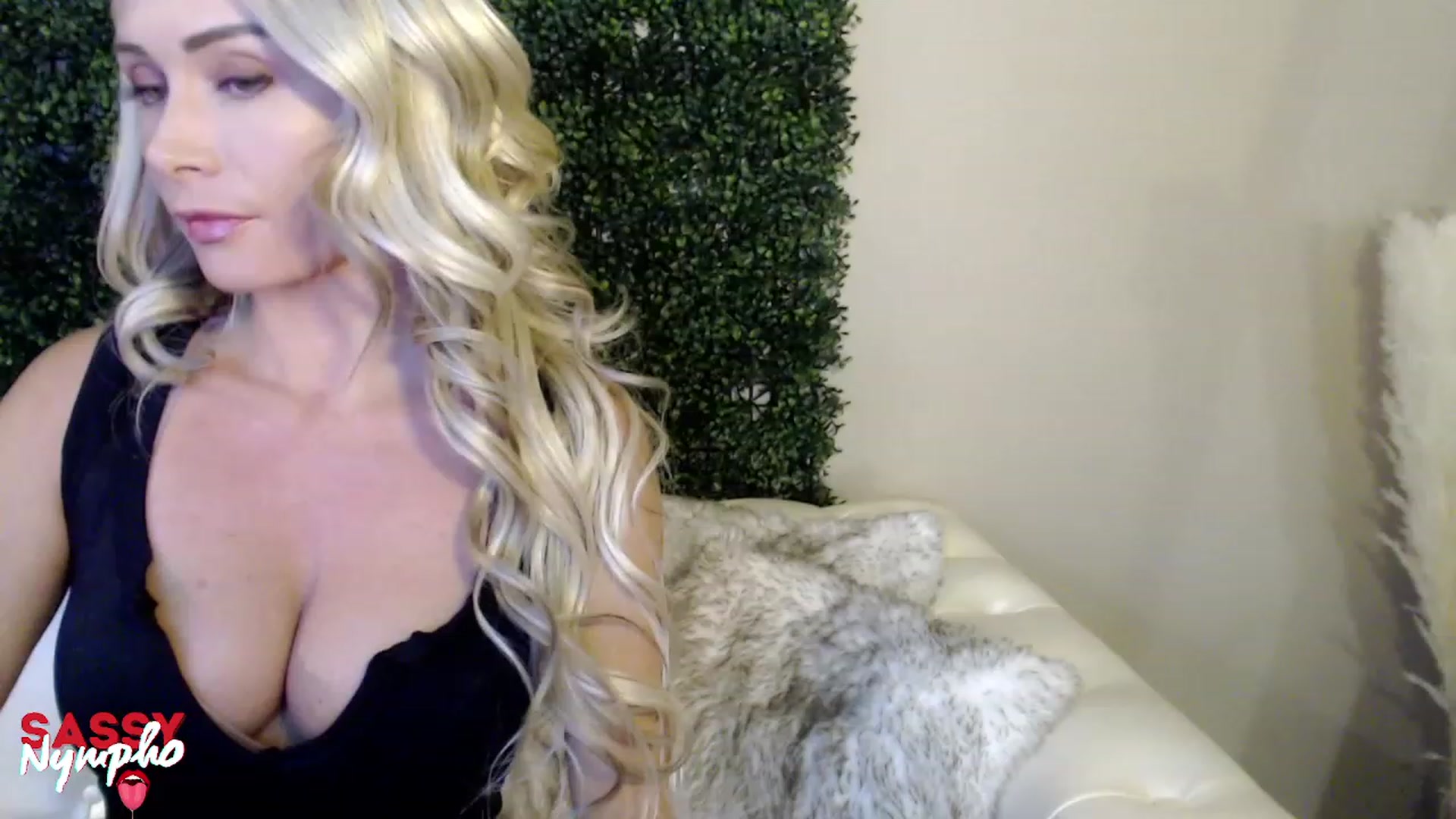 Gallery image thumbnail from Sassy_Nympho's myfreecams stream on, 09/06/2023, 08:38 image 3 of 20