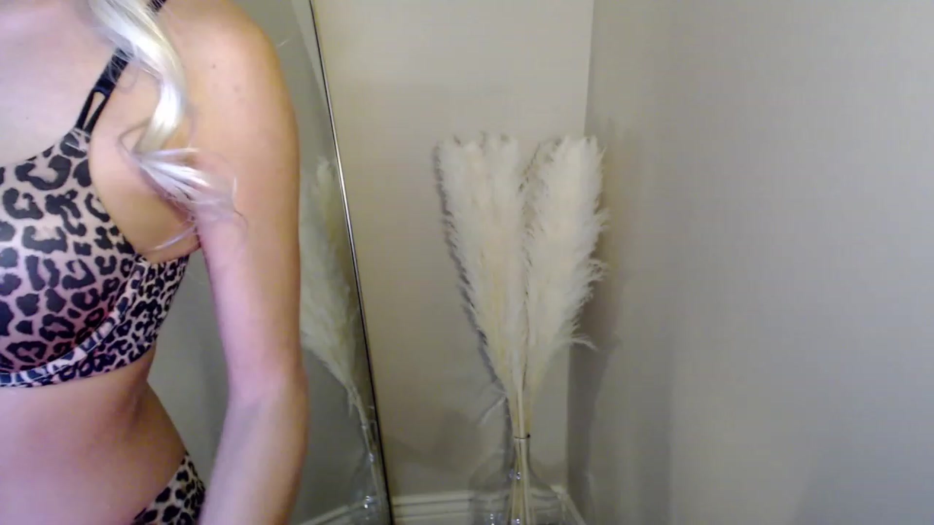 Gallery image thumbnail from Sassy_Nympho's myfreecams stream on, 09/29/2023, 15:52 image 17 of 20