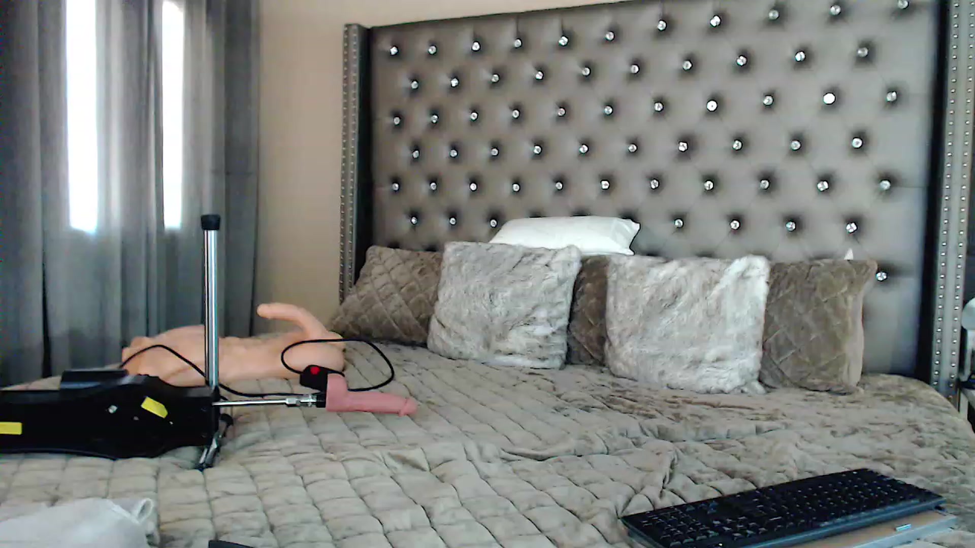 Gallery image thumbnail from Sassy_Nympho's myfreecams stream on, 10/07/2023, 19:28 image 11 of 20