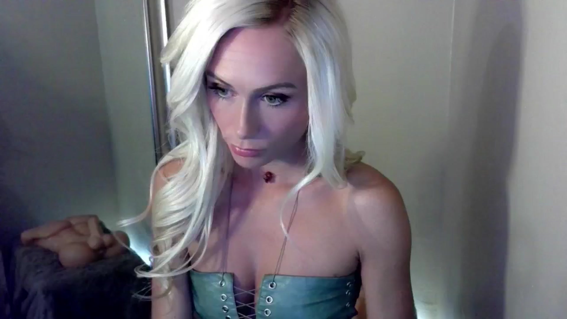 Gallery image thumbnail from Sassy_Nympho's myfreecams stream on, 09/29/2024, 04:34 image 13 of 20