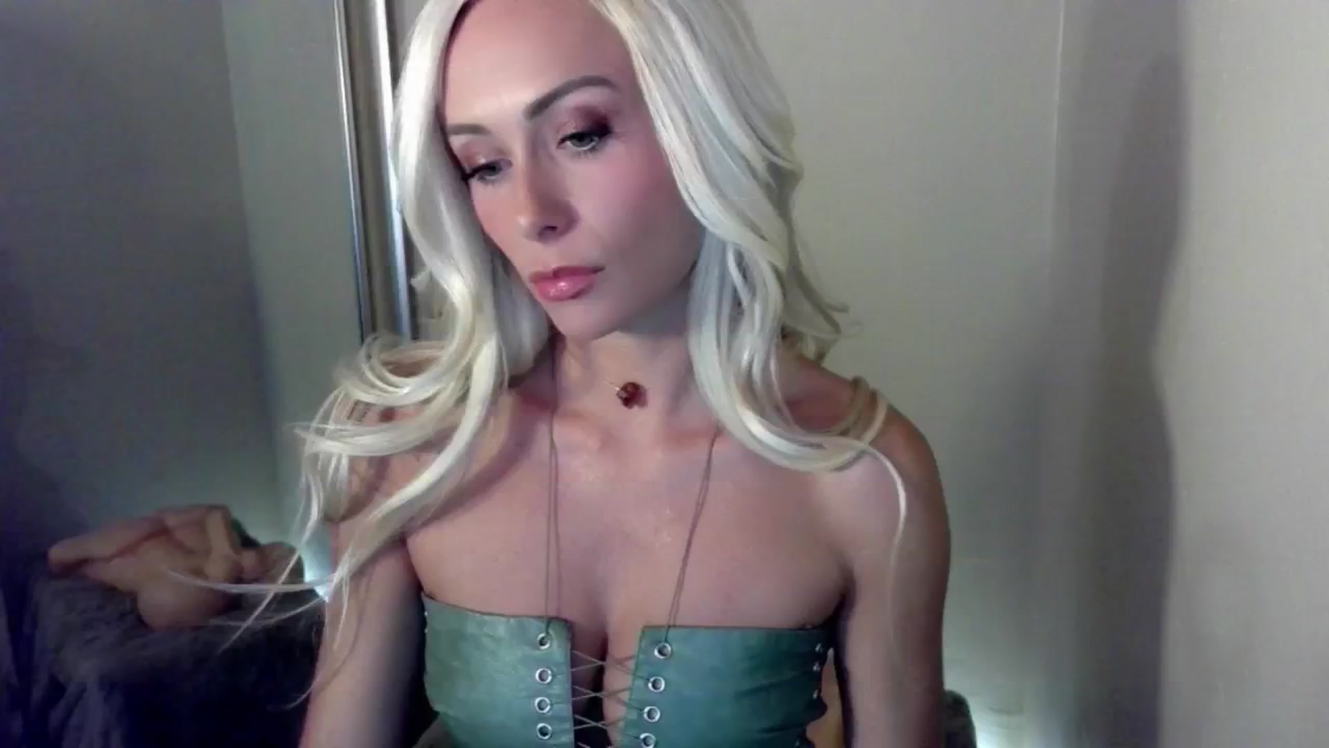 Gallery image thumbnail from Sassy_Nympho's myfreecams stream on, 09/29/2024, 04:34 image 6 of 20