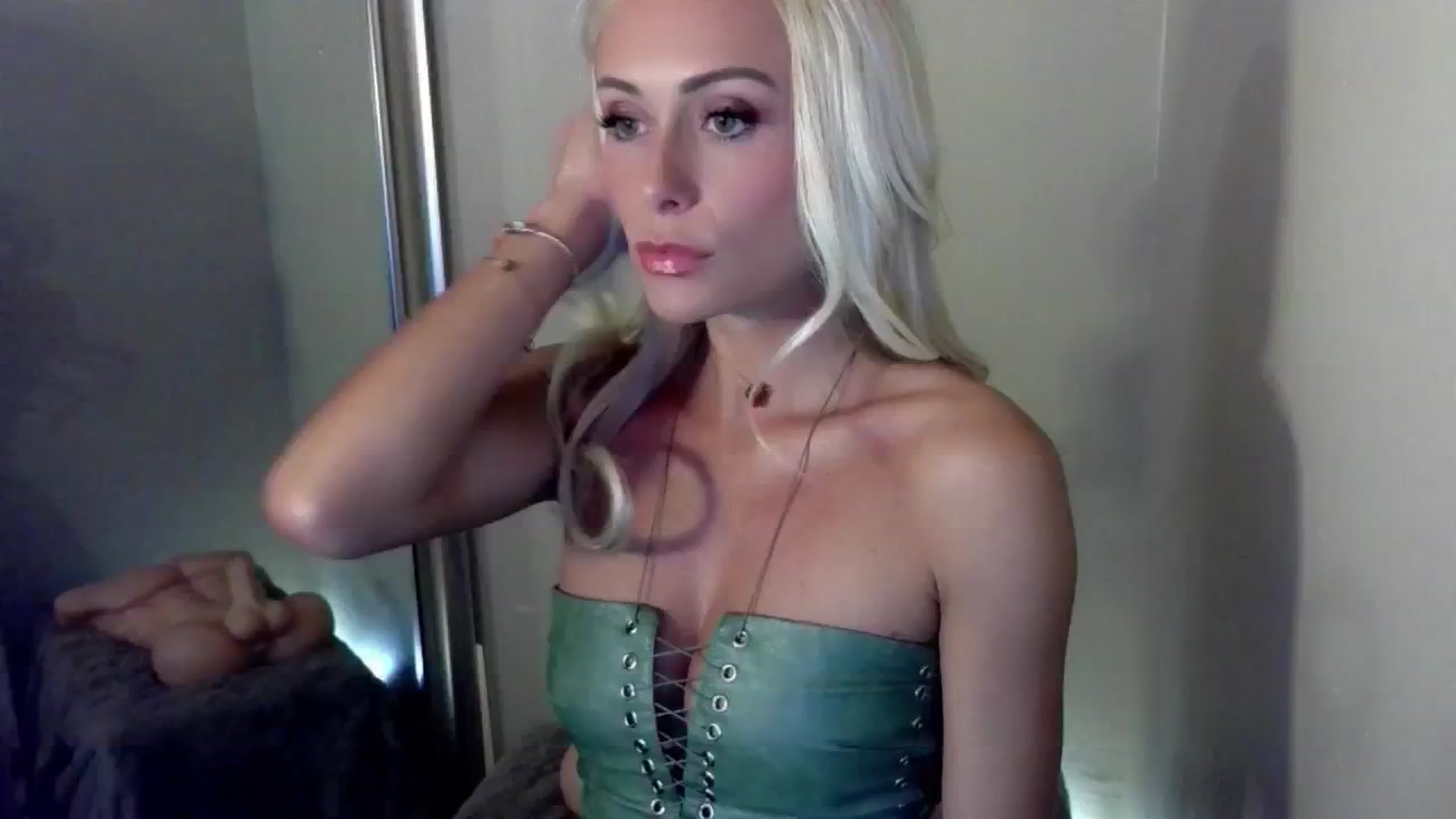 Gallery image thumbnail from Sassy_Nympho's myfreecams stream on, 09/29/2024, 04:34 image 11 of 20