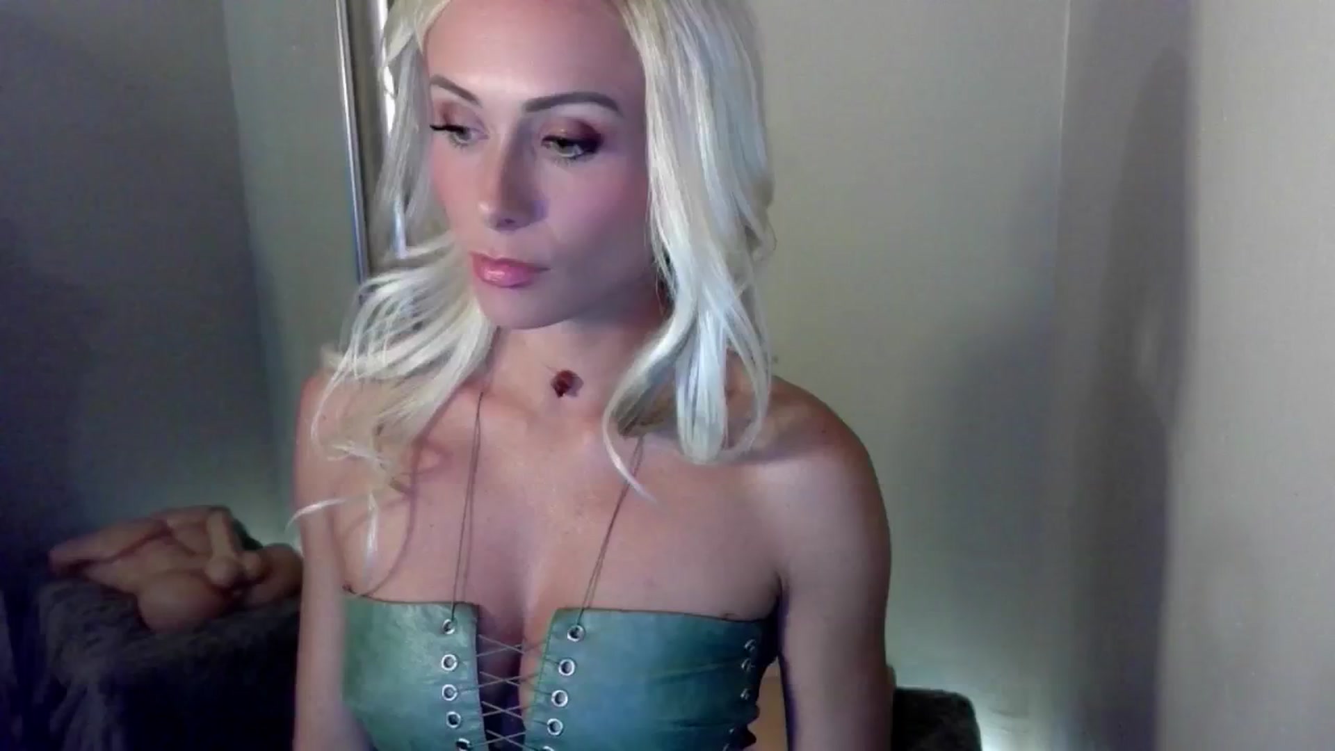 Gallery image thumbnail from Sassy_Nympho's myfreecams stream on, 09/29/2024, 04:34 image 18 of 20