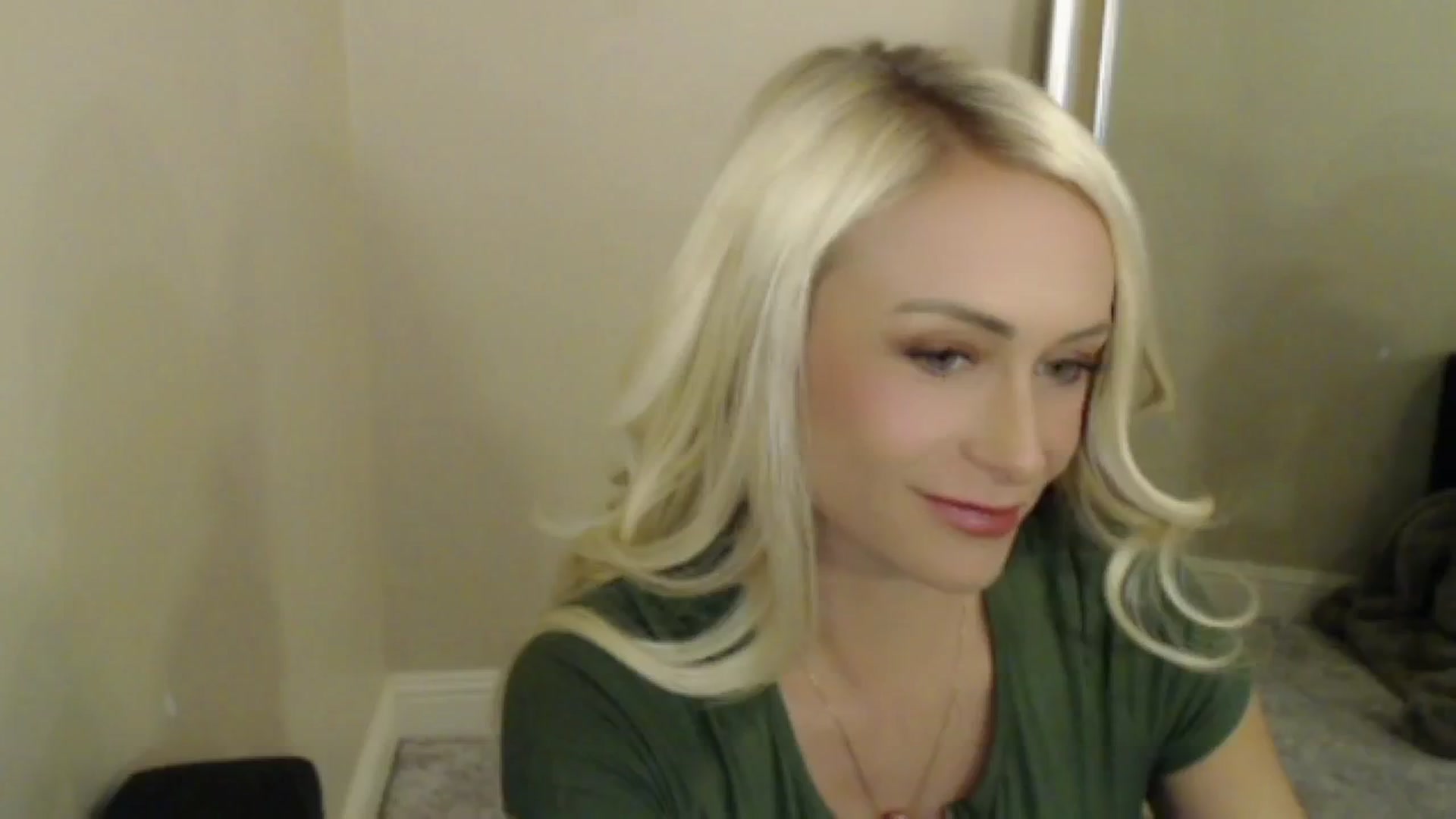 Gallery image thumbnail from Sassy_Nympho's myfreecams stream on, 04/29/2025, 01:59 image 19 of 20