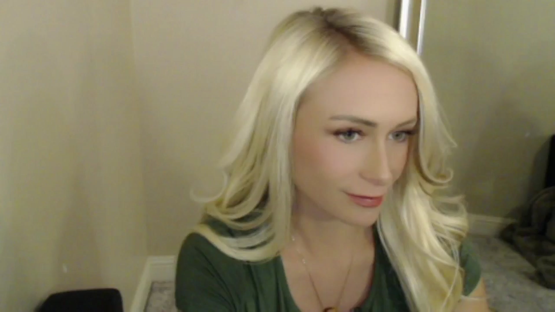 Gallery image thumbnail from Sassy_Nympho's myfreecams stream on, 04/29/2025, 01:59 image 17 of 20