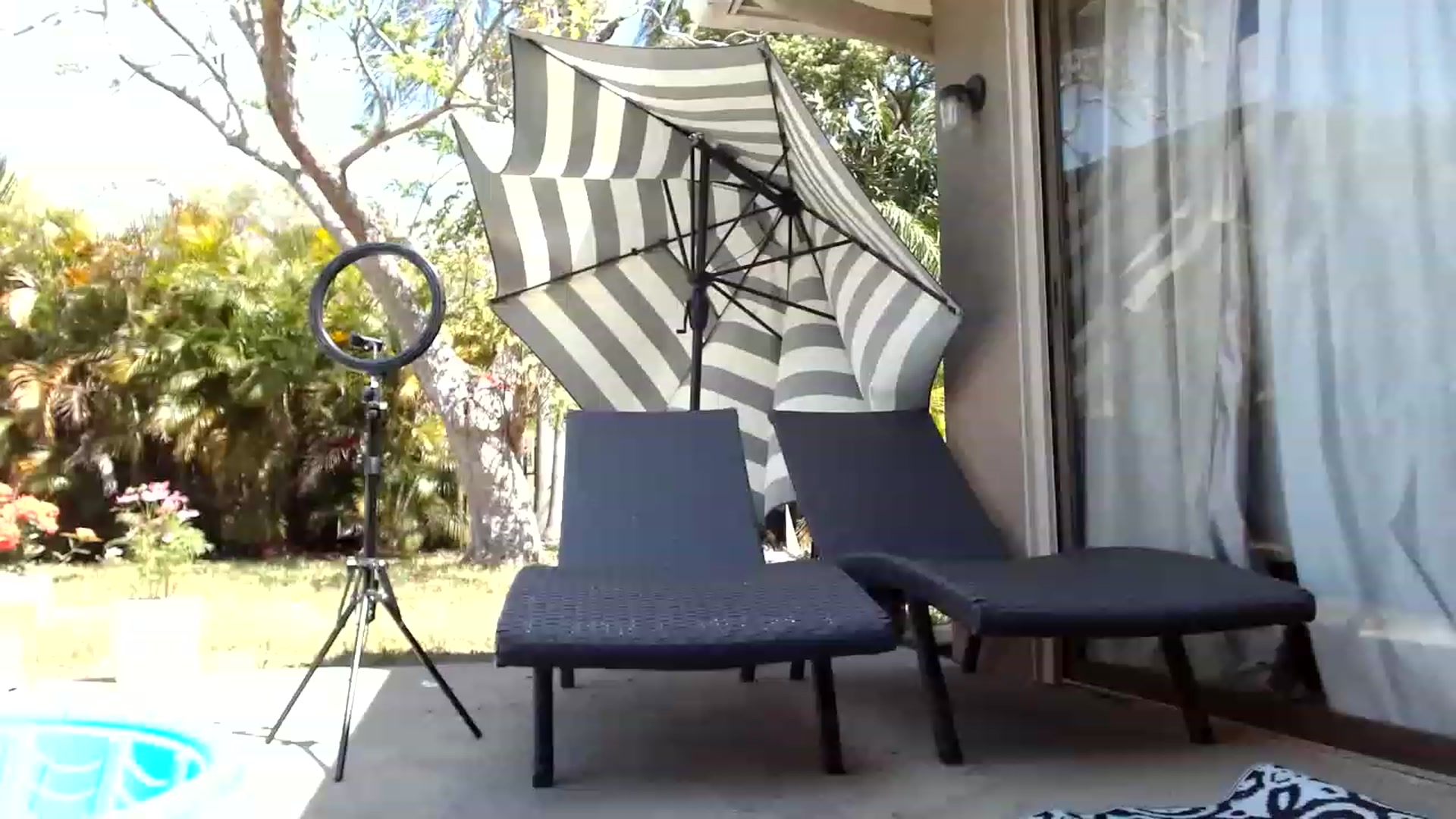 Gallery image thumbnail from Sassy_Skye's myfreecams stream on, 04/05/2023, 17:10 image 6 of 20