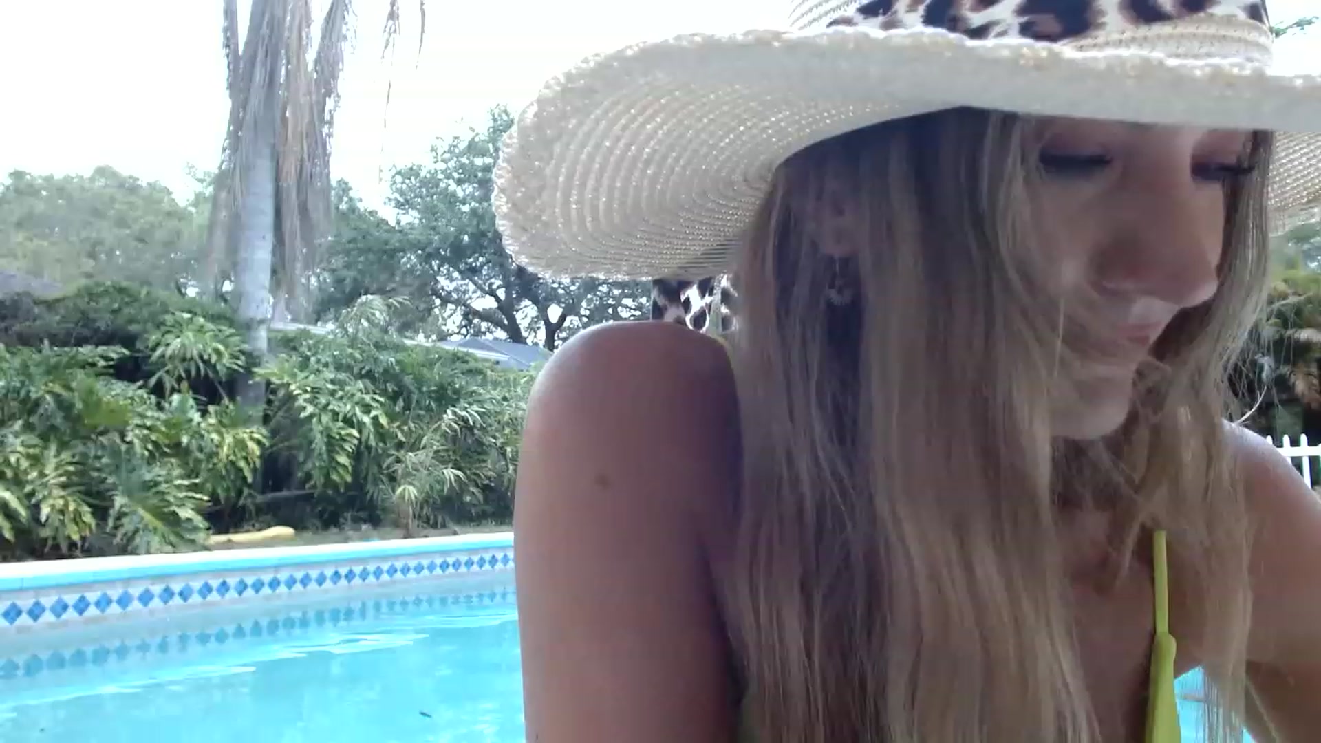 Gallery image thumbnail from Sassy_Skye's myfreecams stream on, 06/02/2023, 17:51 image 9 of 20