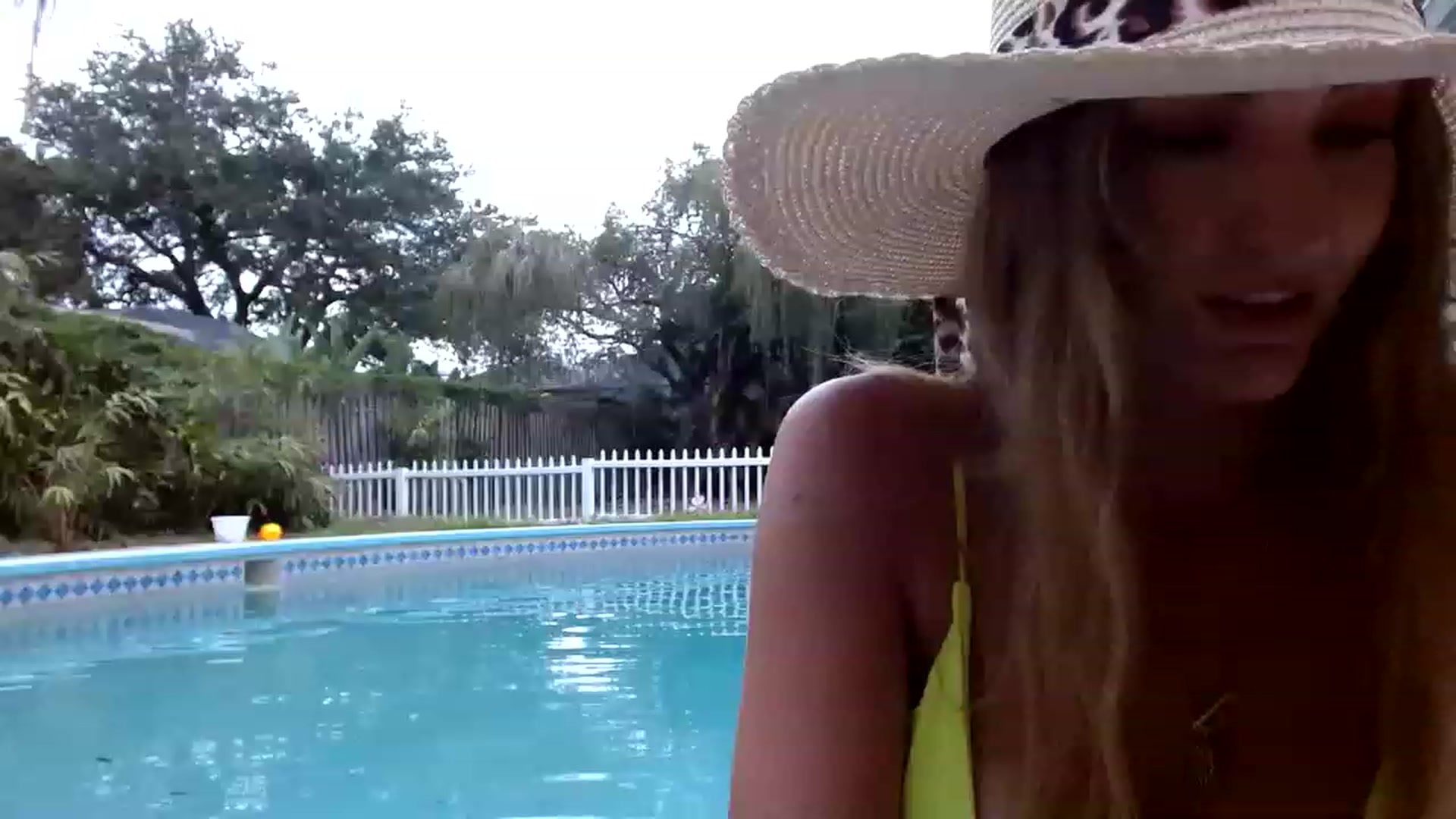 Gallery image thumbnail from Sassy_Skye's myfreecams stream on, 06/02/2023, 17:51 image 15 of 20