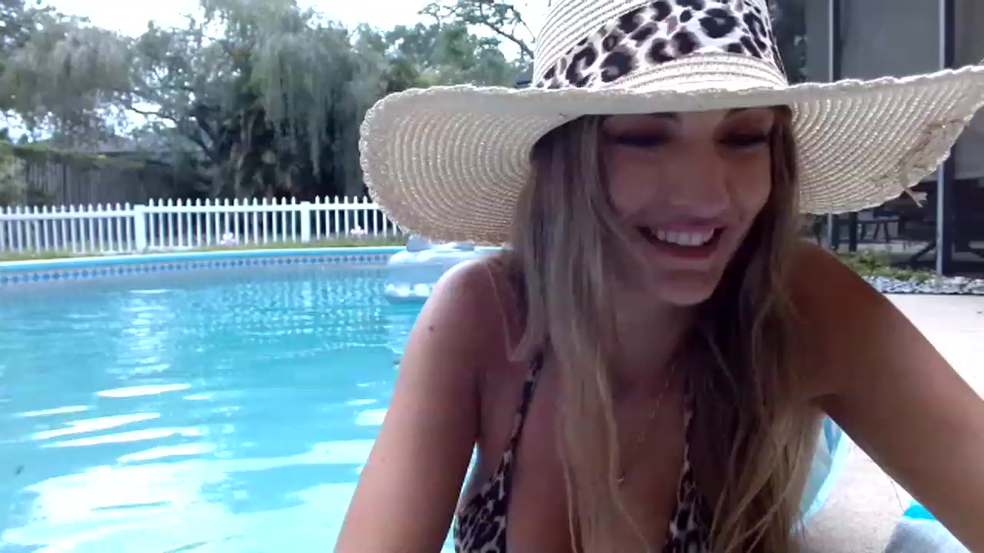 Gallery image thumbnail from Sassy_Skye's myfreecams stream on, 06/02/2023, 18:28 image 9 of 20
