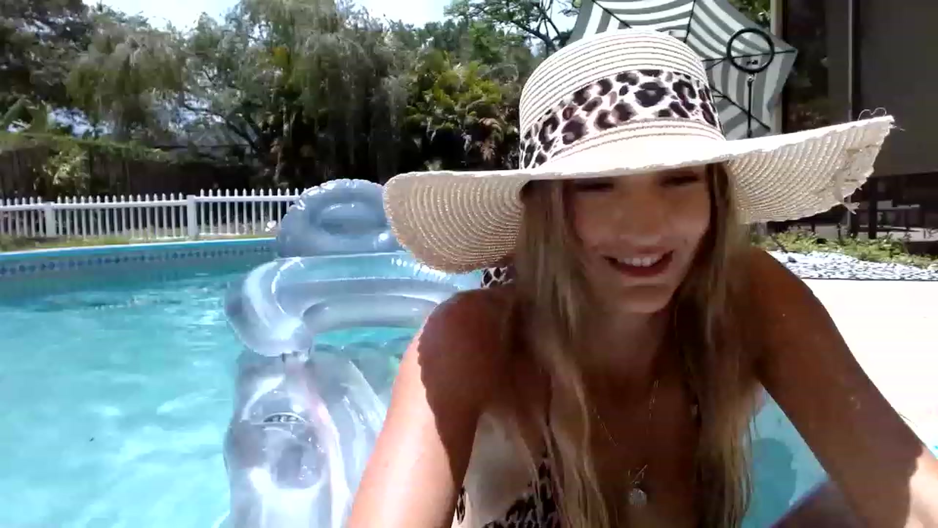 Gallery image thumbnail from Sassy_Skye's myfreecams stream on, 06/02/2023, 18:28 image 13 of 20