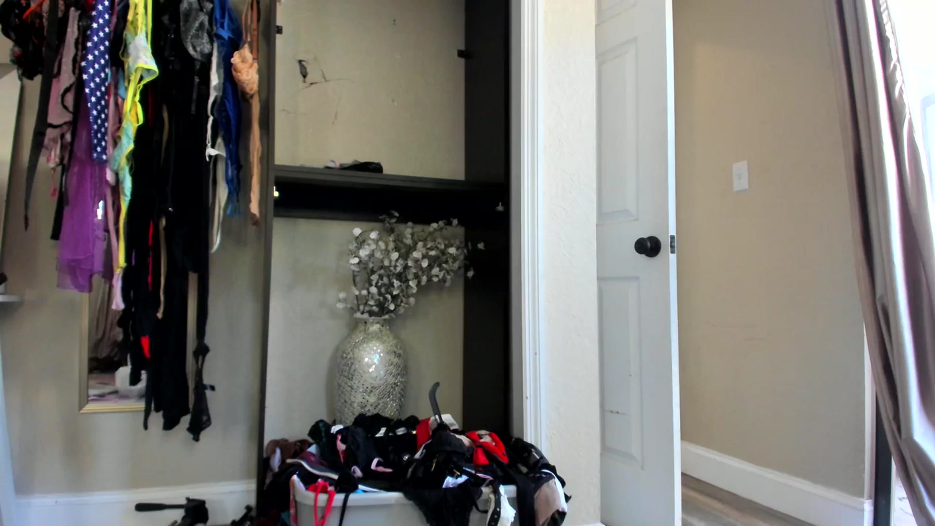 Gallery image thumbnail from Sassy_Skye's myfreecams stream on, 10/24/2023, 16:33 image 11 of 20