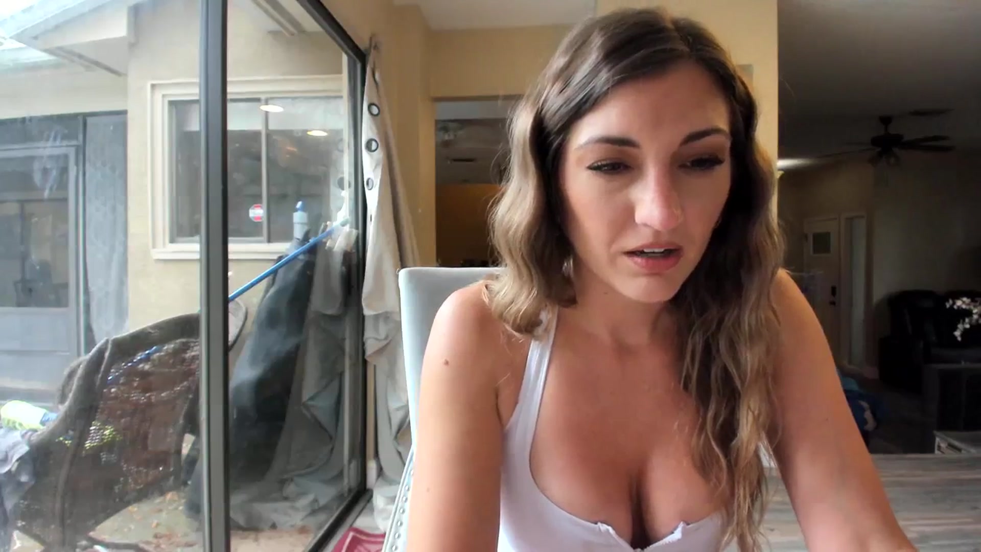 Gallery image thumbnail from Sassy_Skye's myfreecams stream on, 04/11/2024, 16:07 image 10 of 20