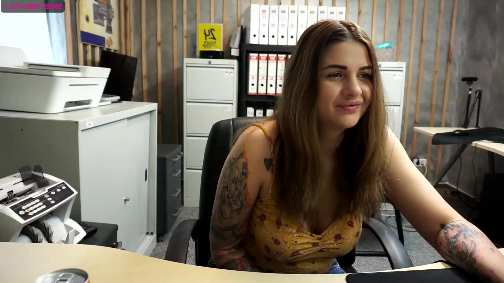 Gallery image thumbnail from Sassytiffxxx's myfreecams stream on, 06/01/2023, 17:21 image 7 of 20
