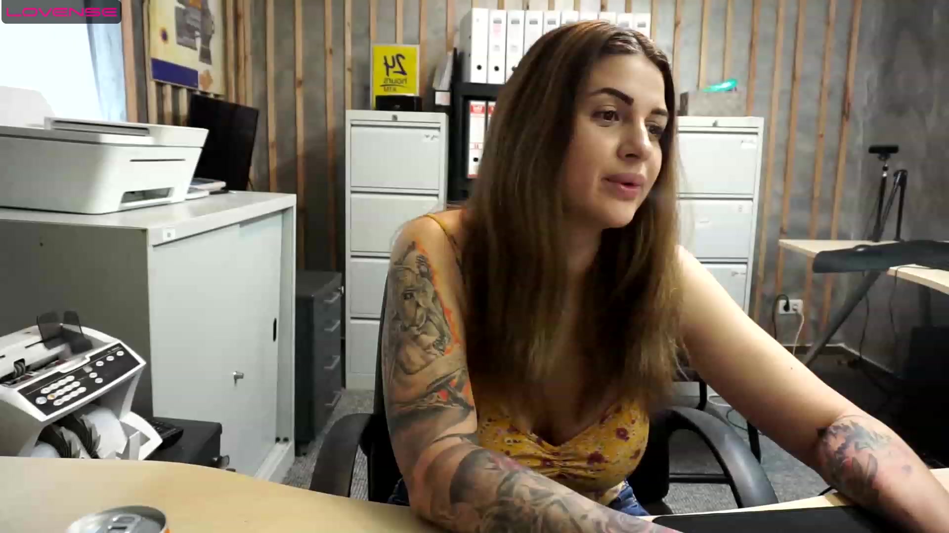 Gallery image thumbnail from Sassytiffxxx's myfreecams stream on, 06/01/2023, 17:21 image 8 of 20