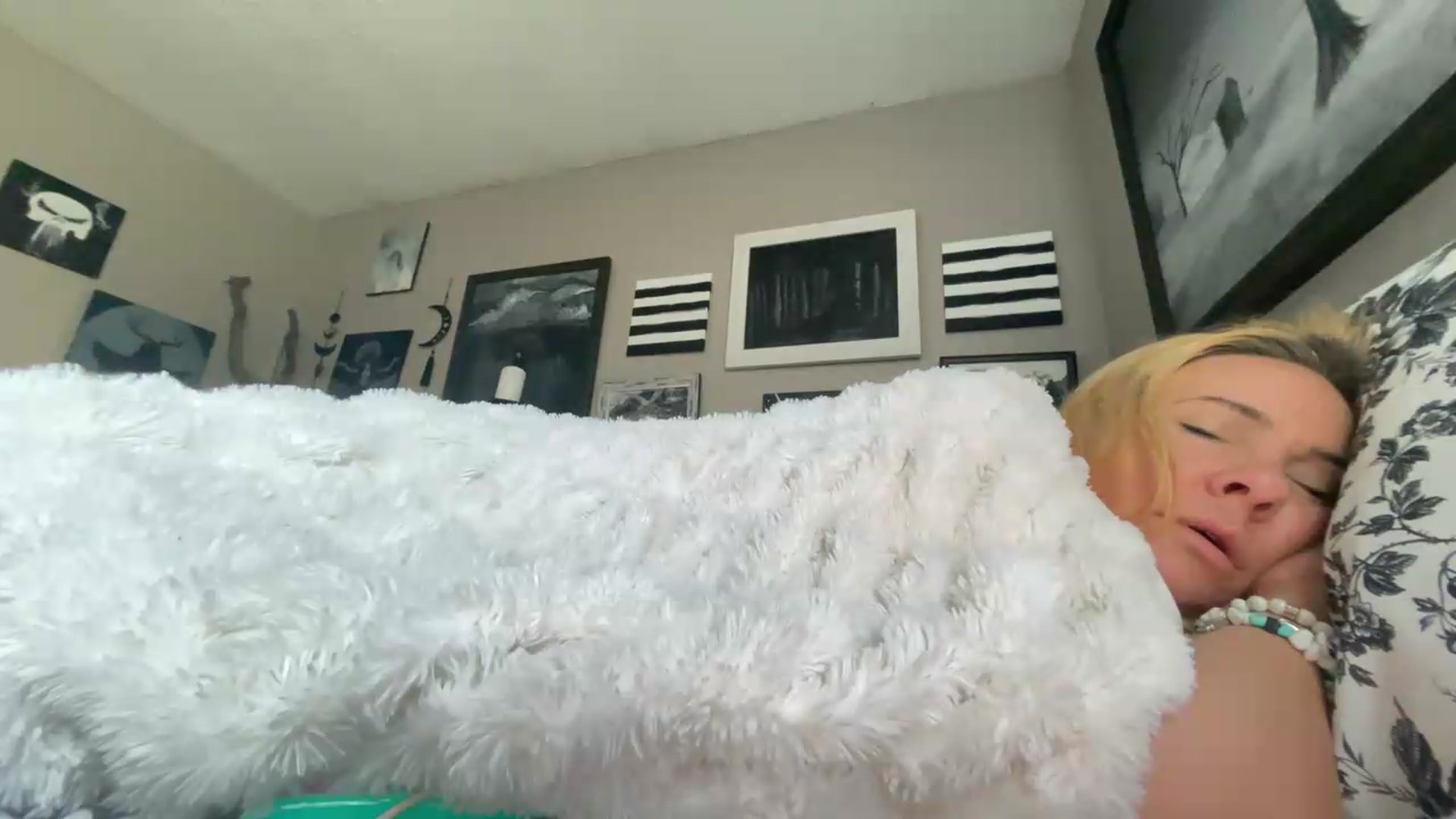 Gallery image thumbnail from SatansPoet's myfreecams stream on, 05/30/2026, 13:14 image 9 of 20