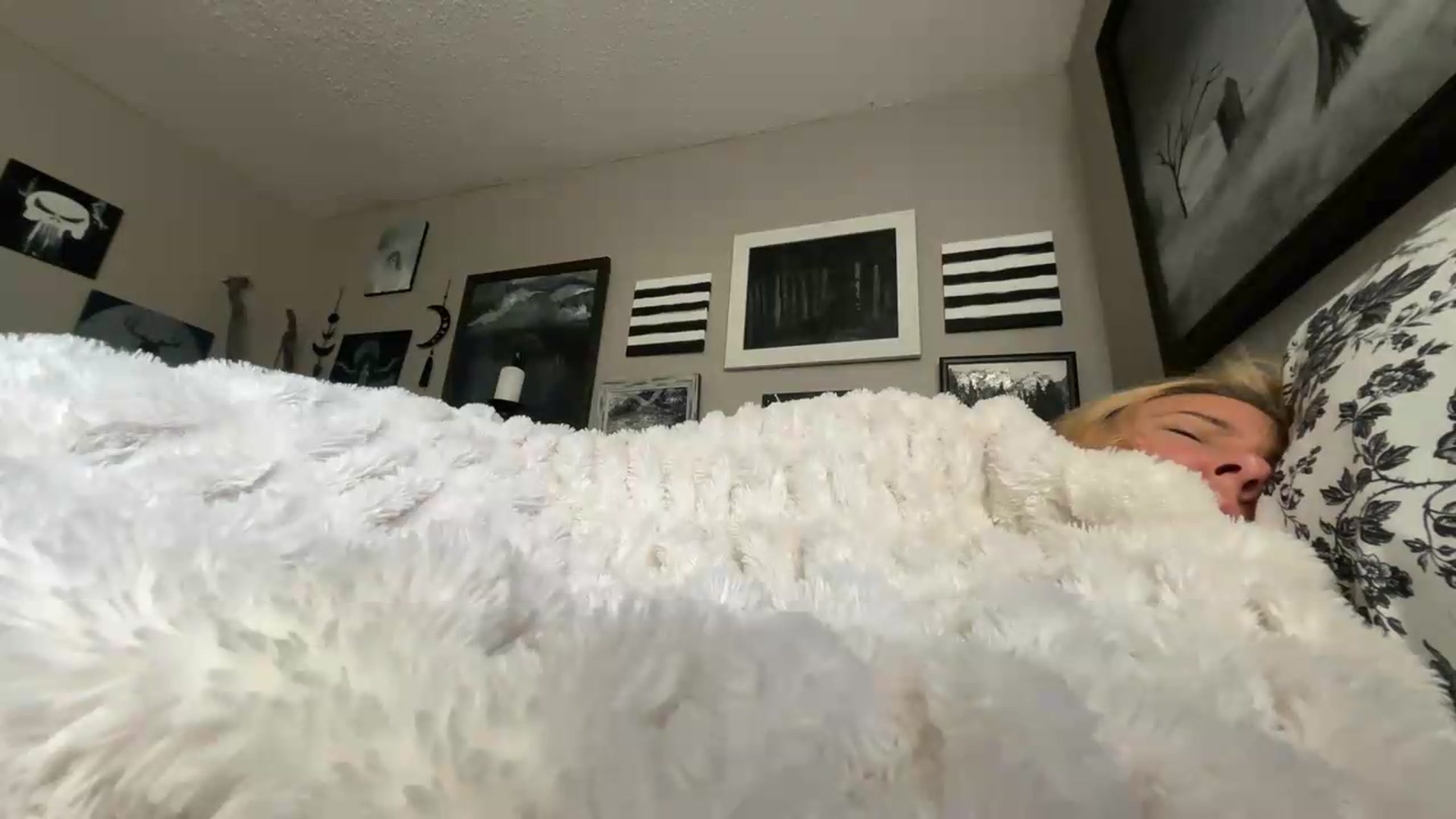 Gallery image thumbnail from SatansPoet's myfreecams stream on, 05/30/2026, 13:14 image 15 of 20