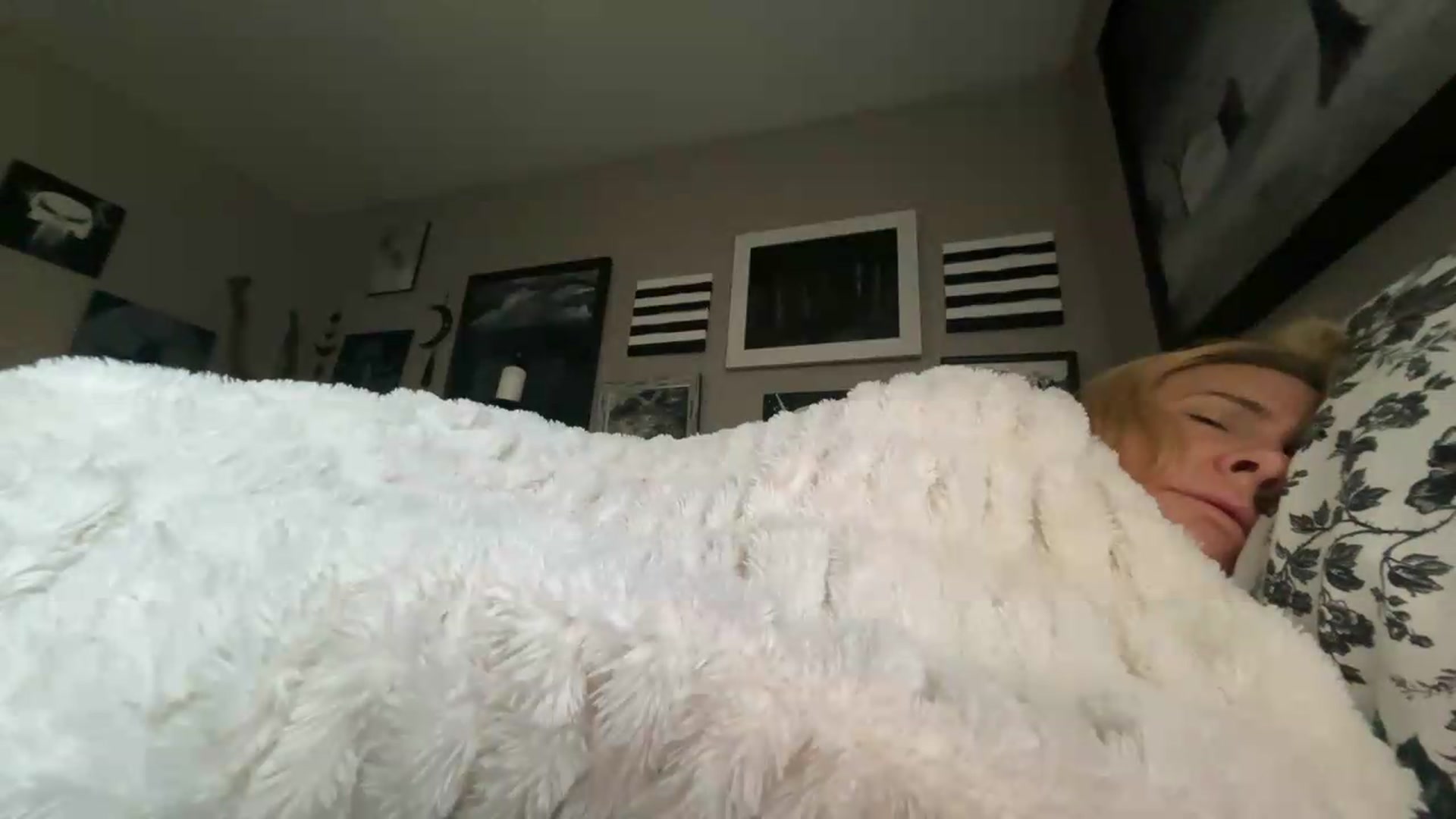 Gallery image thumbnail from SatansPoet's myfreecams stream on, 05/30/2026, 13:14 image 8 of 20