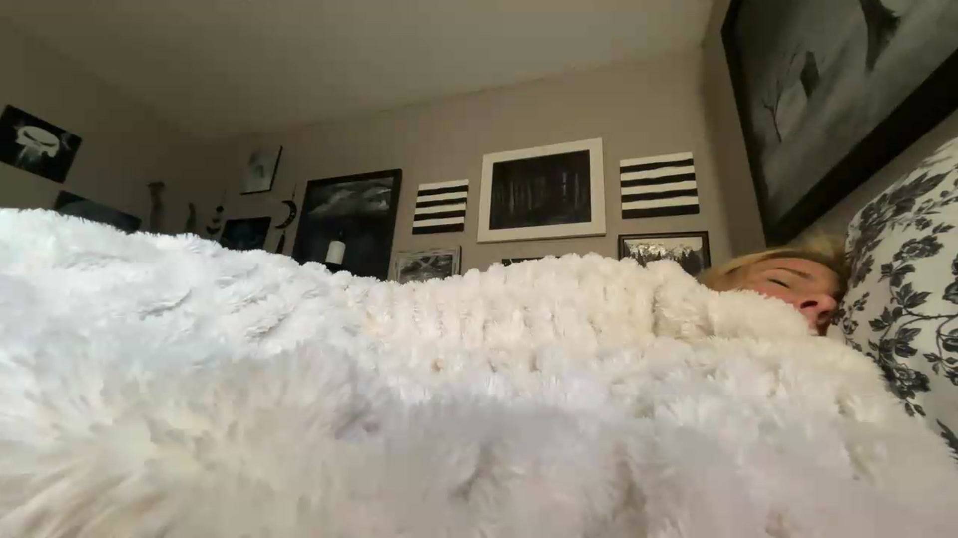 Gallery image thumbnail from SatansPoet's myfreecams stream on, 05/30/2026, 13:14 image 12 of 20