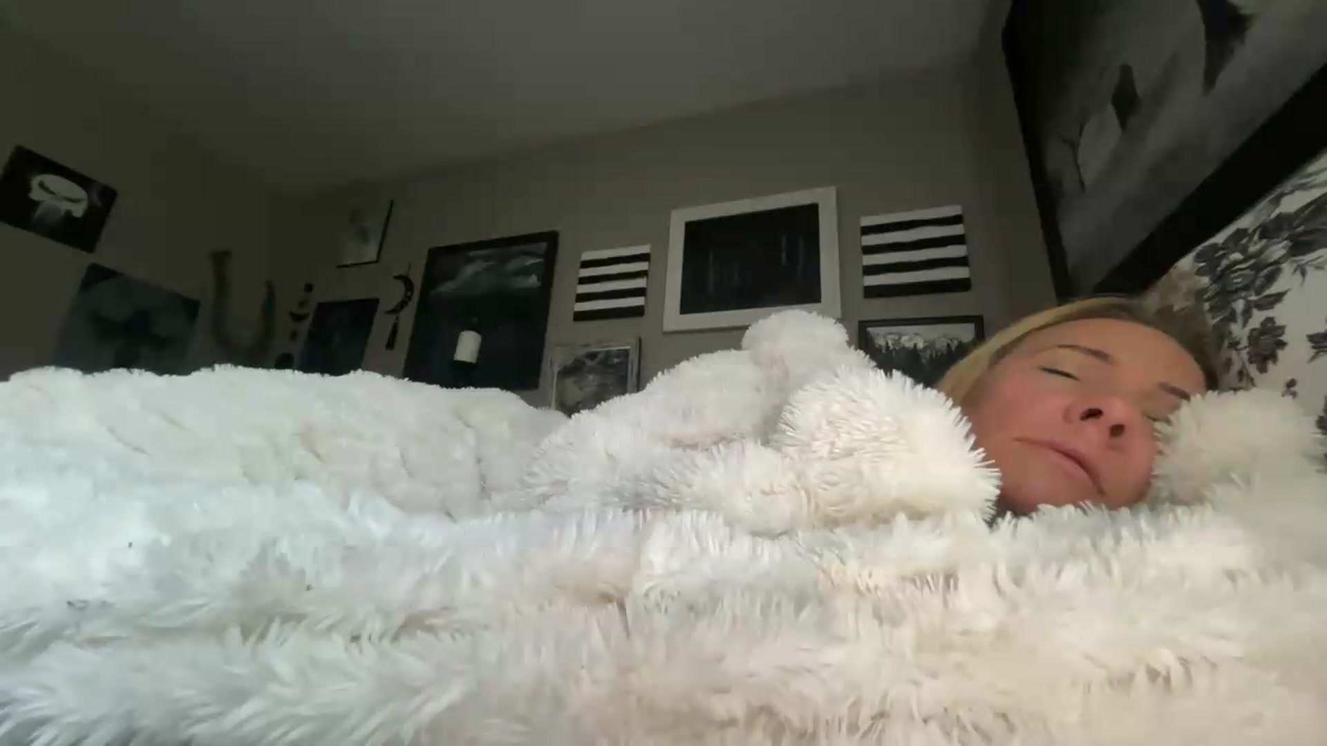 Gallery image thumbnail from SatansPoet's myfreecams stream on, 05/30/2026, 13:14 image 4 of 20
