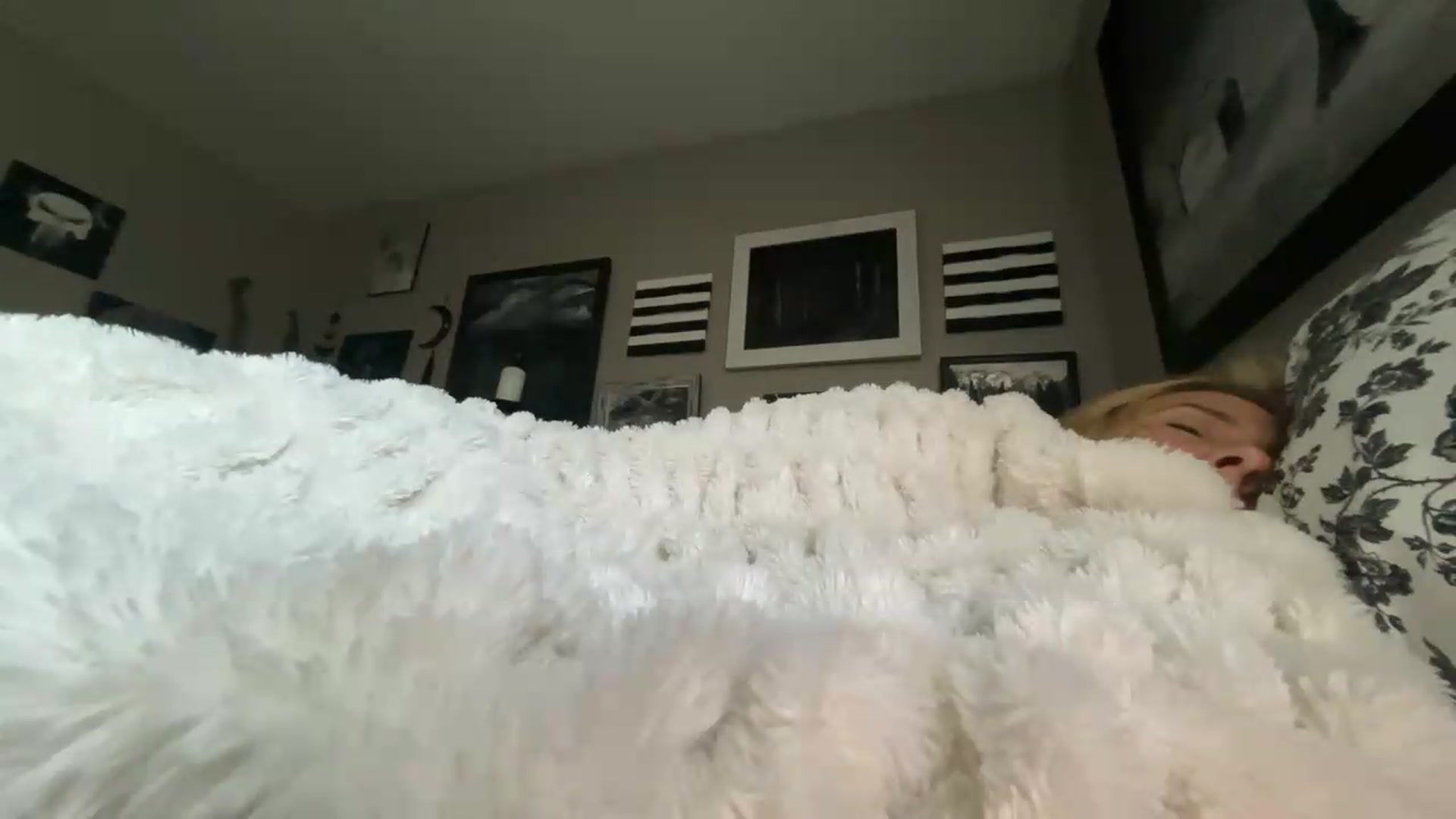 Gallery image thumbnail from SatansPoet's myfreecams stream on, 05/30/2026, 13:14 image 10 of 20